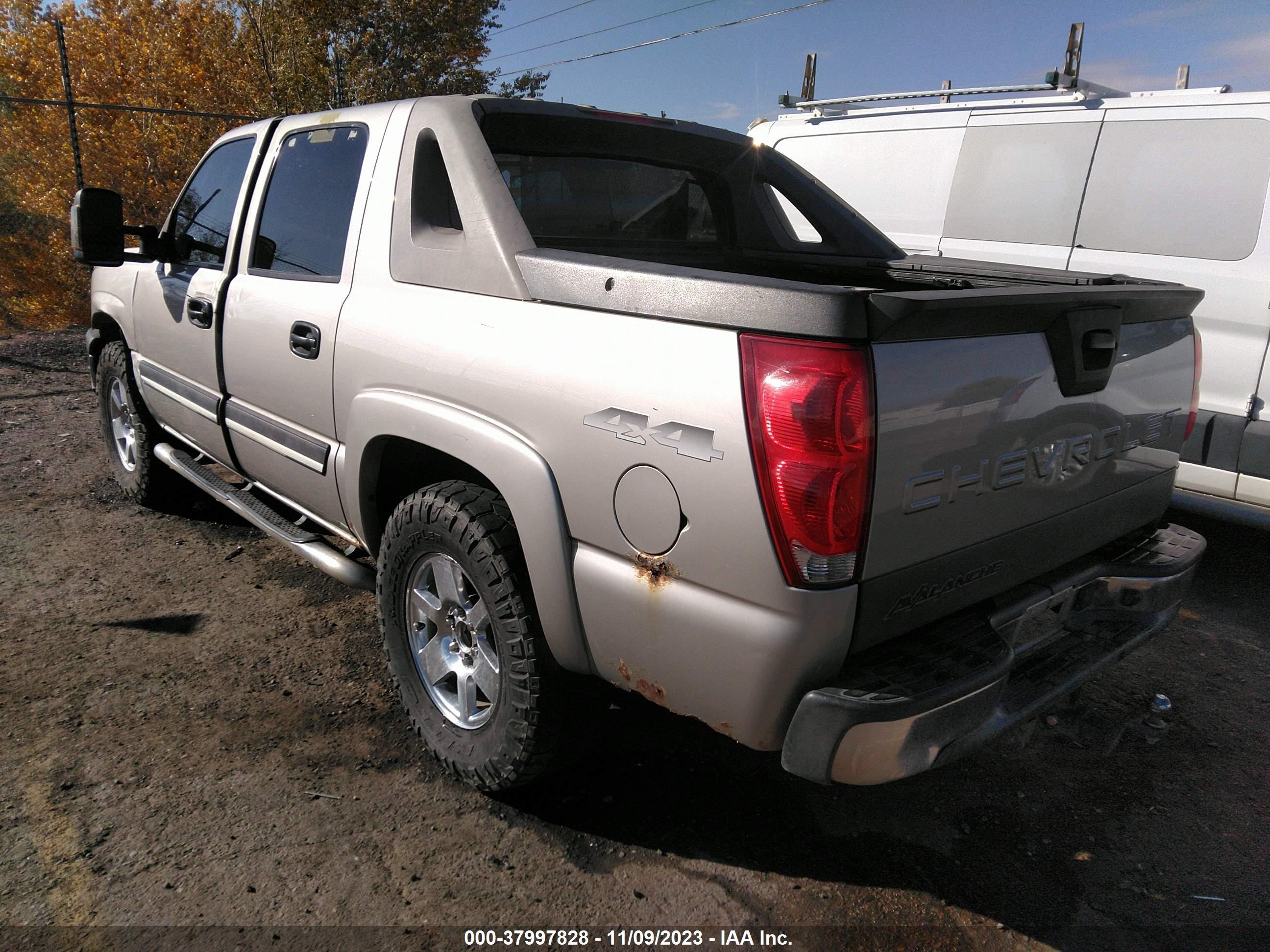 Photo 2 VIN: 3GNEK12ZX5G121047 - CHEVROLET AVALANCHE 