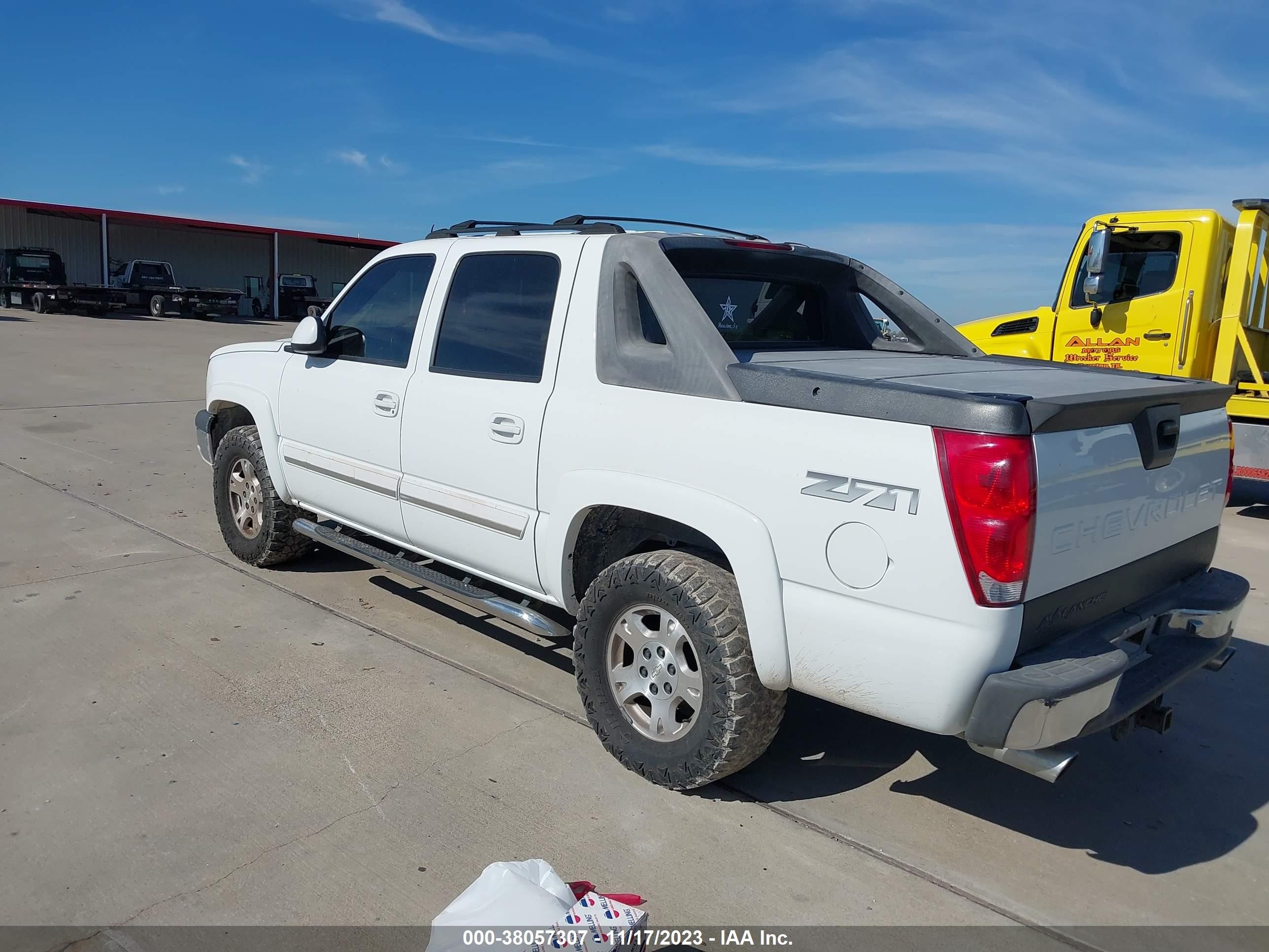 Photo 2 VIN: 3GNEK12ZX5G225778 - CHEVROLET AVALANCHE 