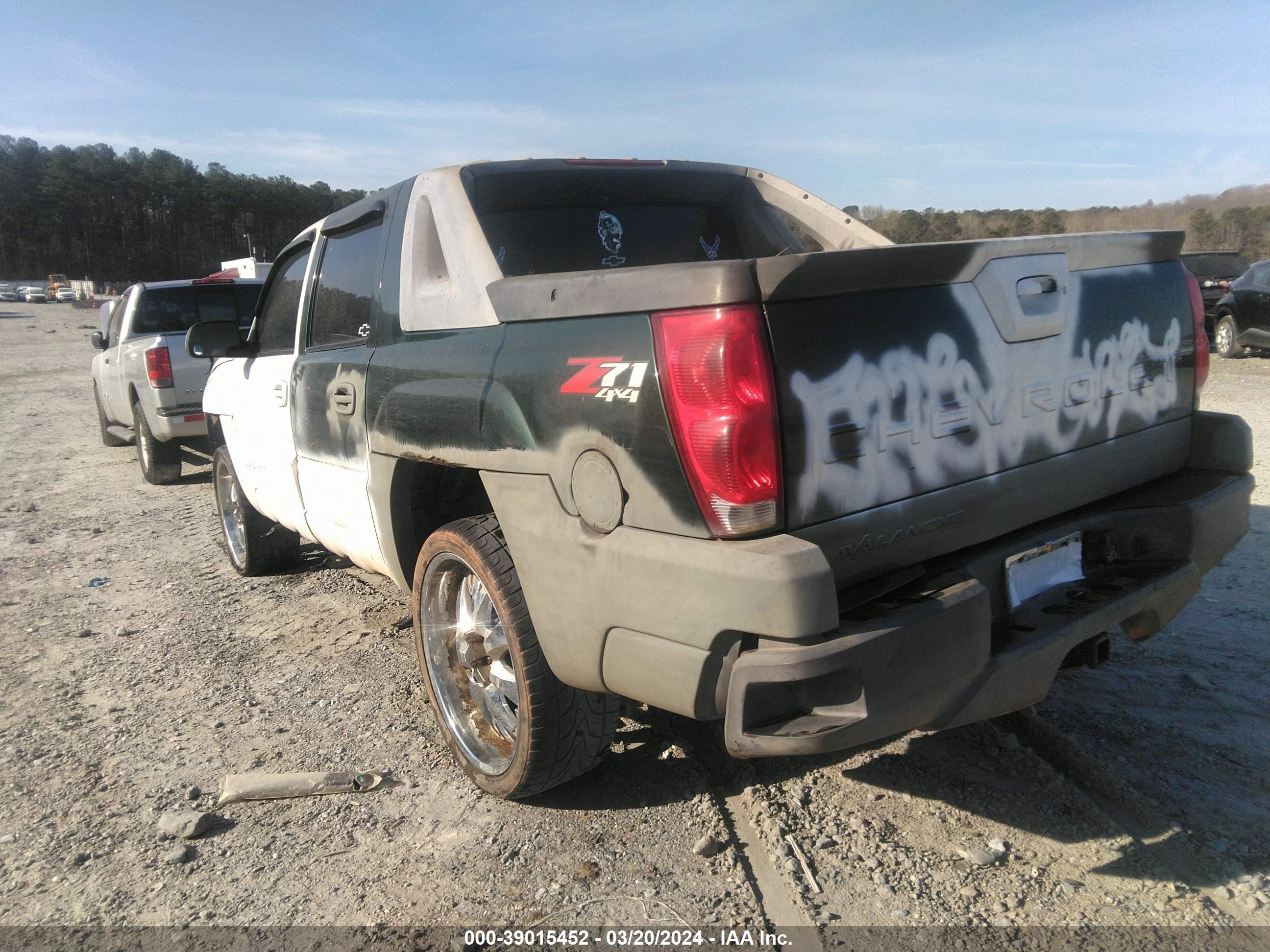 Photo 2 VIN: 3GNEK13T03G178302 - CHEVROLET AVALANCHE 