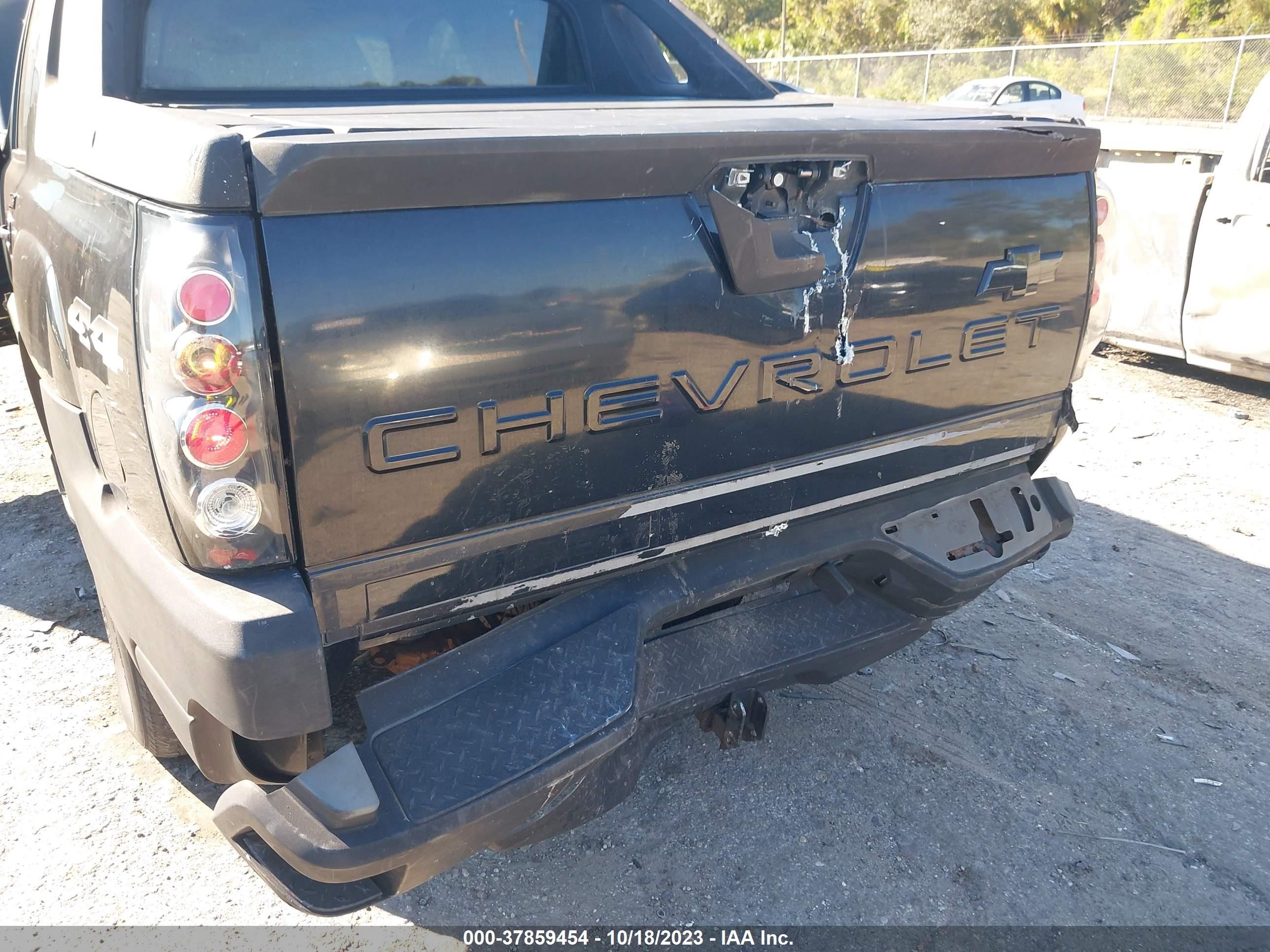 Photo 5 VIN: 3GNEK13T12G188853 - CHEVROLET AVALANCHE 