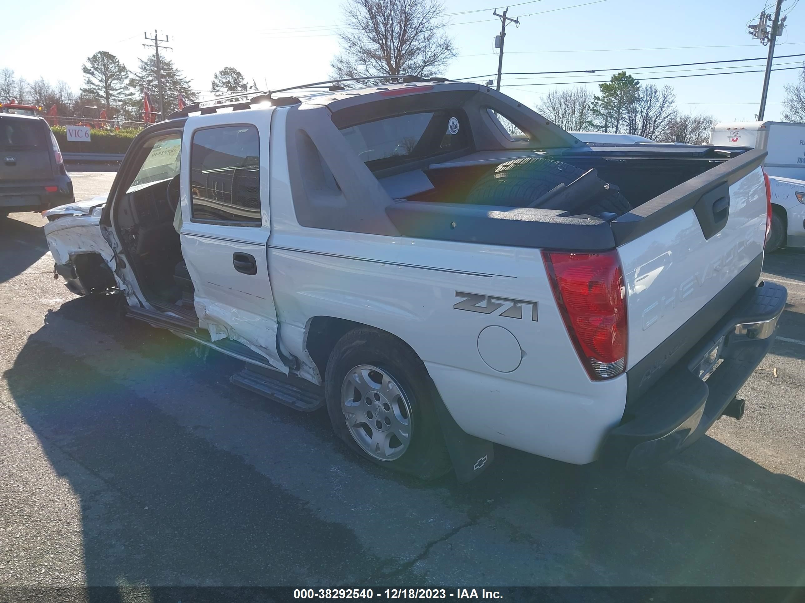 Photo 2 VIN: 3GNEK13T53G244231 - CHEVROLET AVALANCHE 