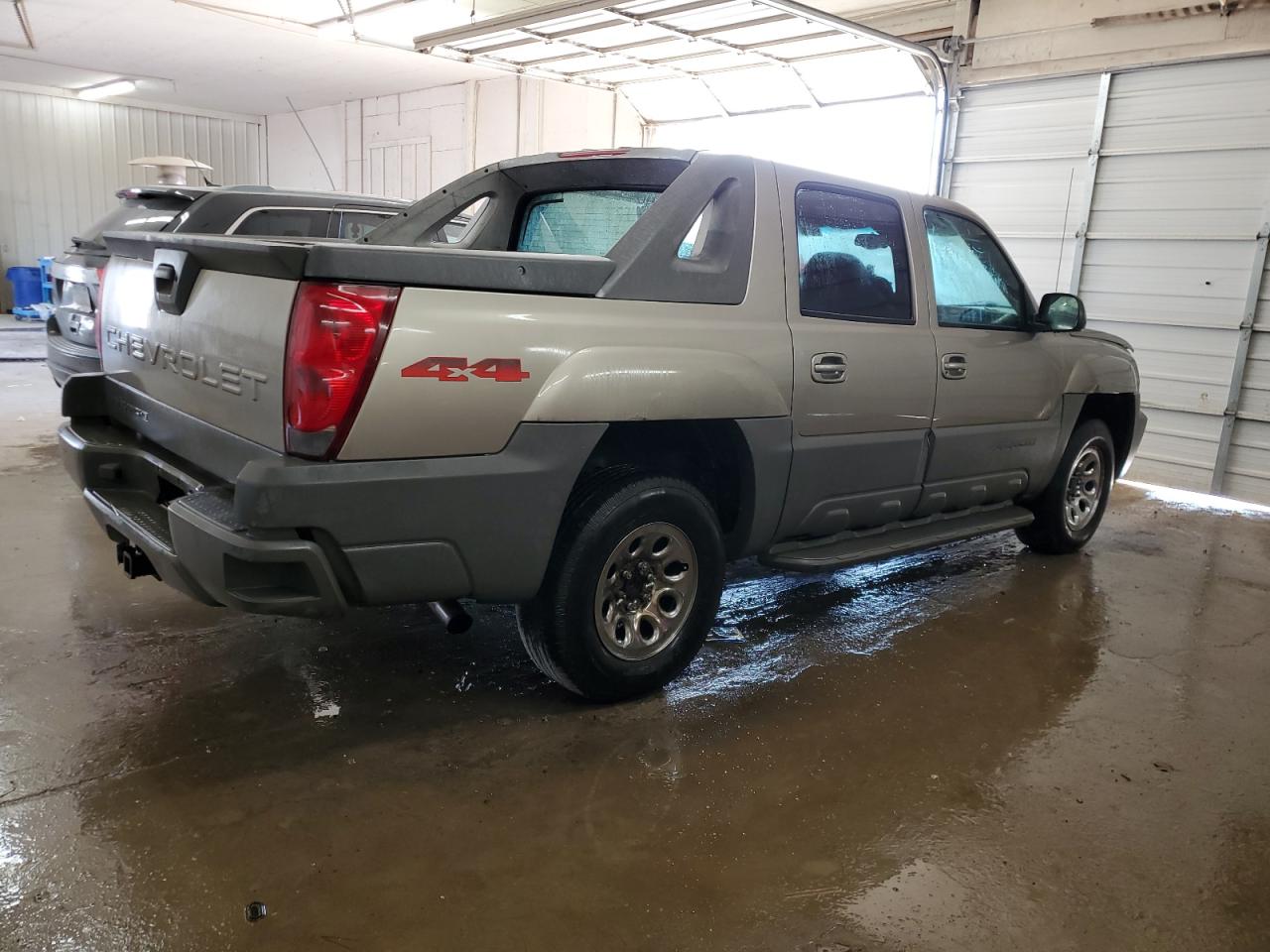 Photo 2 VIN: 3GNEK13T62G231275 - CHEVROLET AVALANCHE 