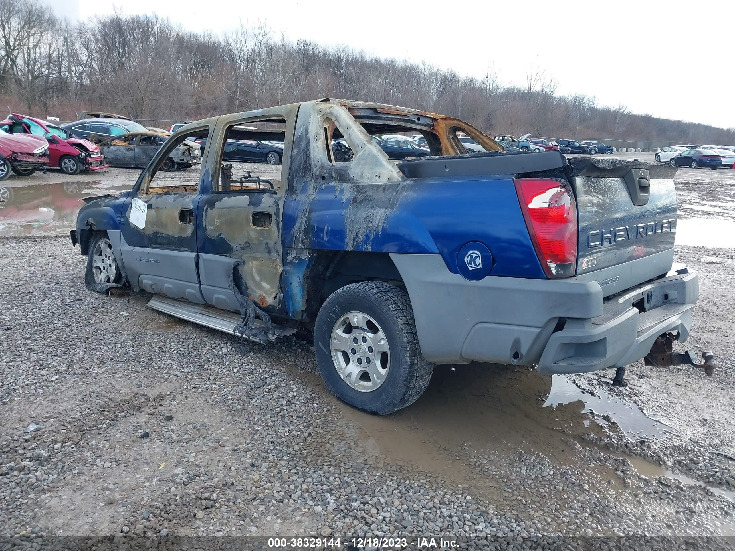 Photo 2 VIN: 3GNEK13T72G211066 - CHEVROLET AVALANCHE 