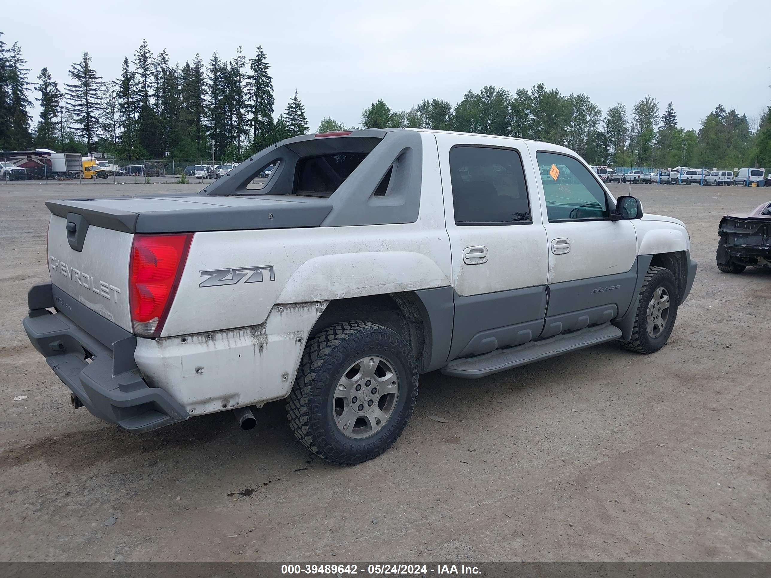 Photo 3 VIN: 3GNEK13TX2G274677 - CHEVROLET AVALANCHE 