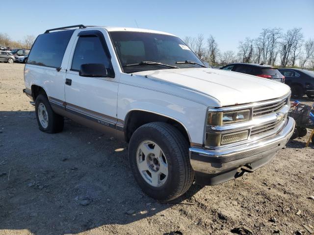 Photo 3 VIN: 3GNEK18K8SG111722 - CHEVROLET TAHOE 