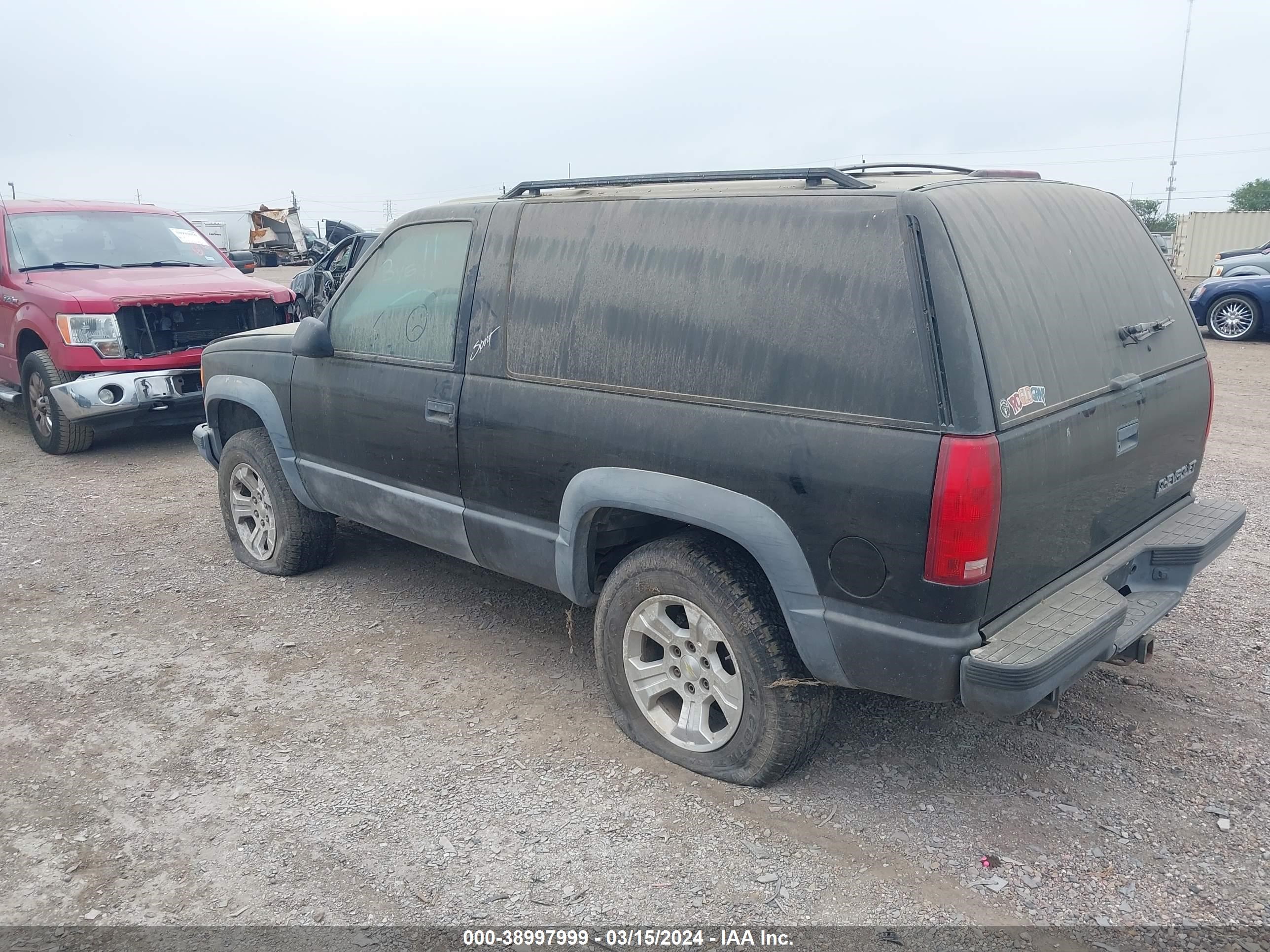 Photo 2 VIN: 3GNEK18R1TG160890 - CHEVROLET TAHOE 