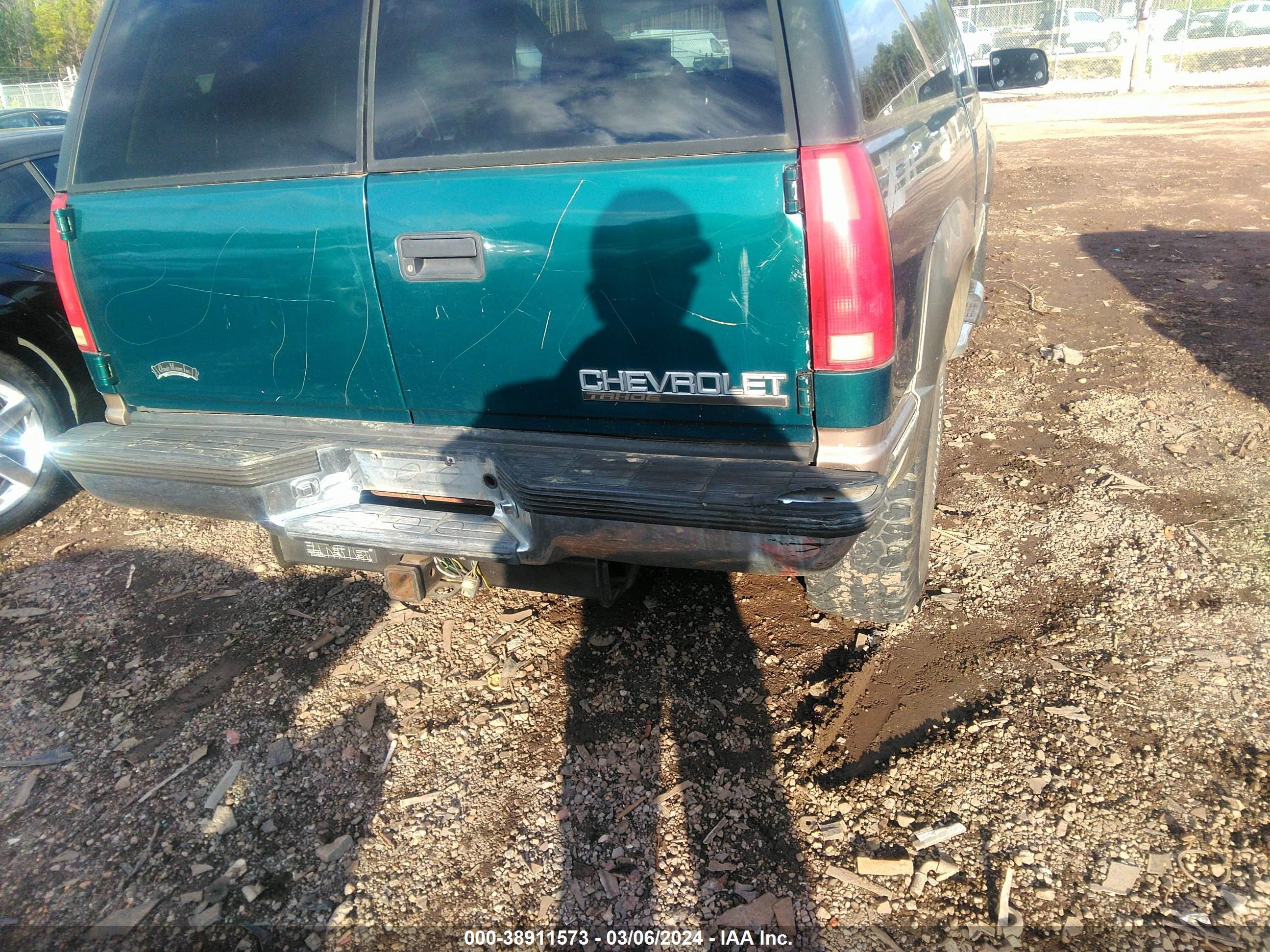 Photo 5 VIN: 3GNEK18R4VG153841 - CHEVROLET TAHOE 