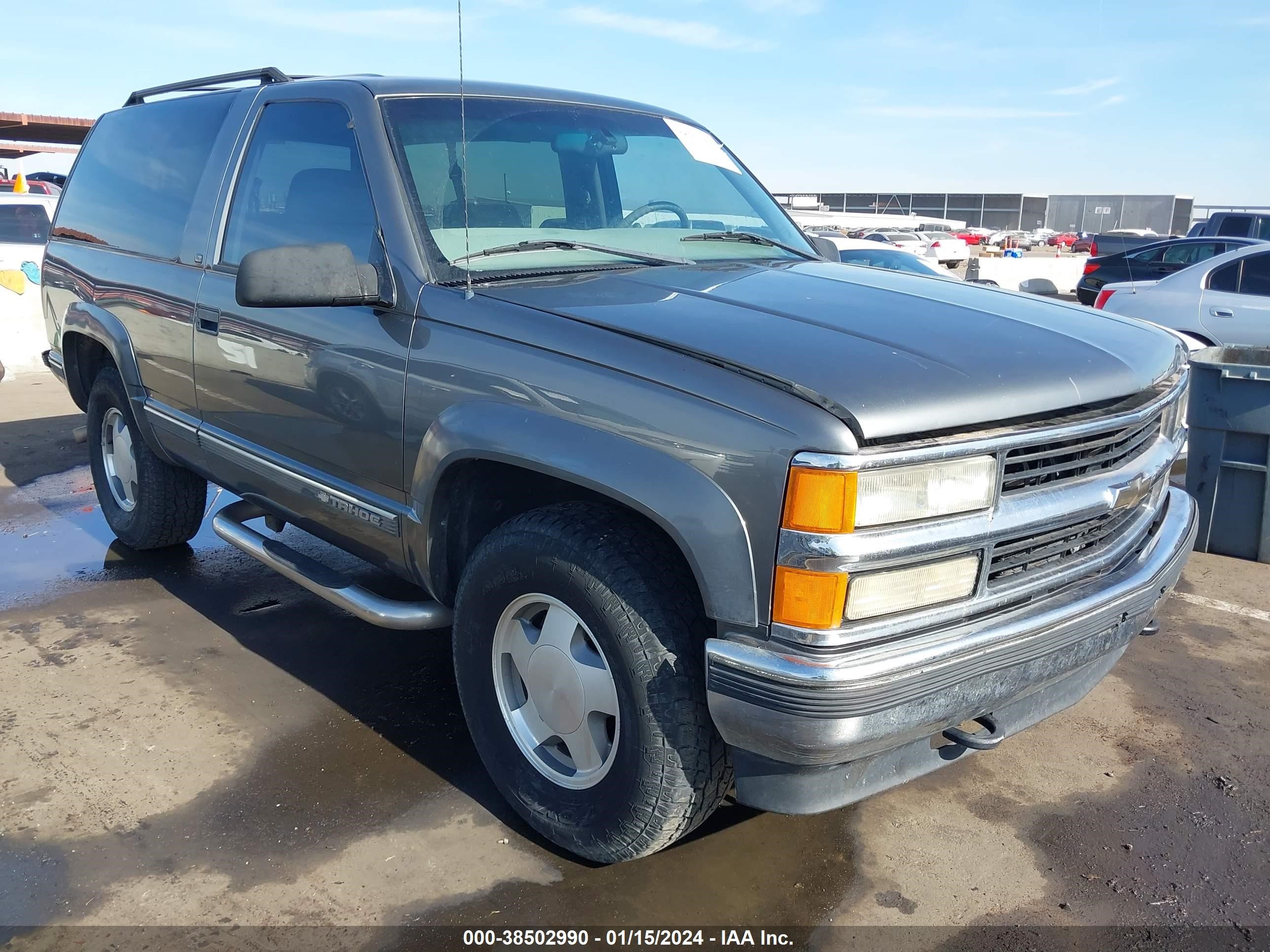 Photo 0 VIN: 3GNEK18R8XG231752 - CHEVROLET TAHOE 