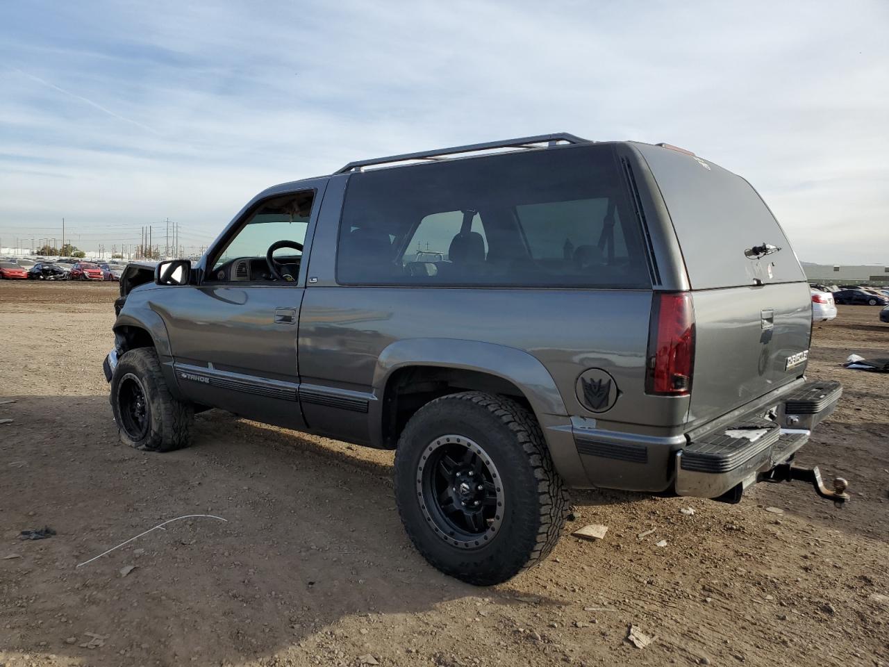 Photo 1 VIN: 3GNEK18R9XG163865 - CHEVROLET TAHOE 