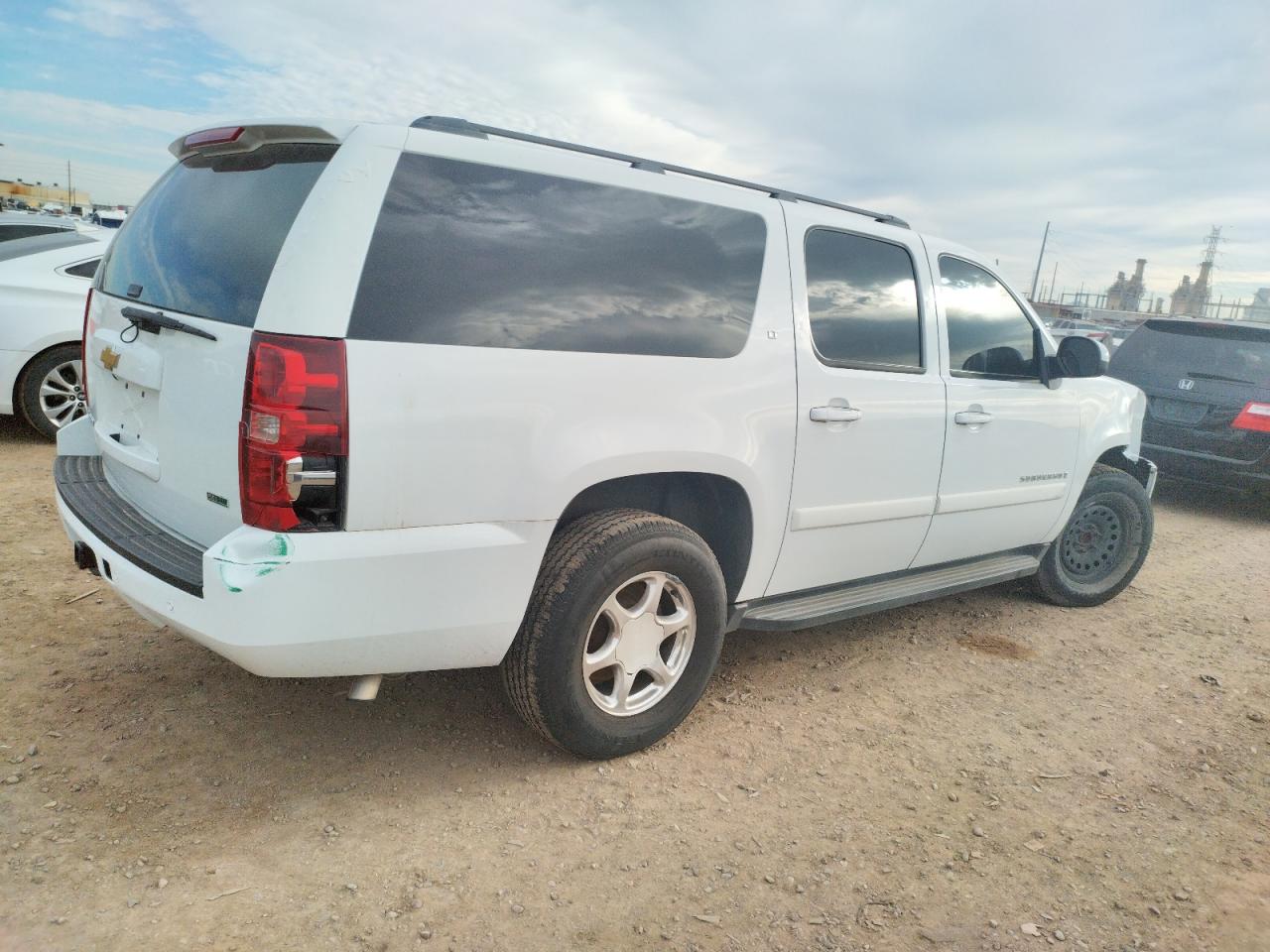 Photo 2 VIN: 3GNFC16008G160134 - CHEVROLET SUBURBAN 