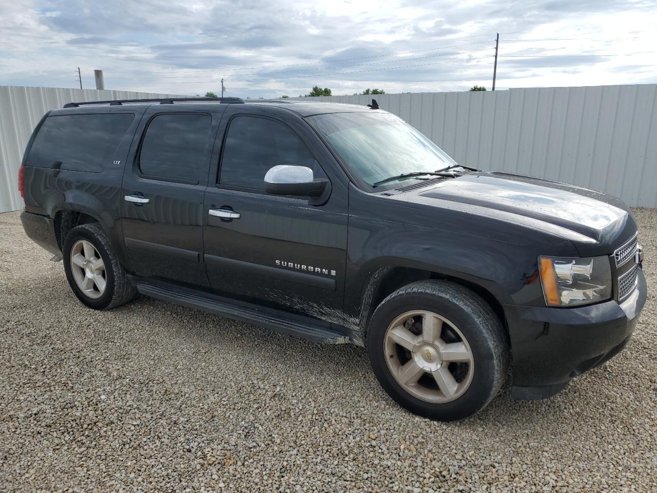 Photo 3 VIN: 3GNFC16078G197486 - CHEVROLET SUBURBAN 