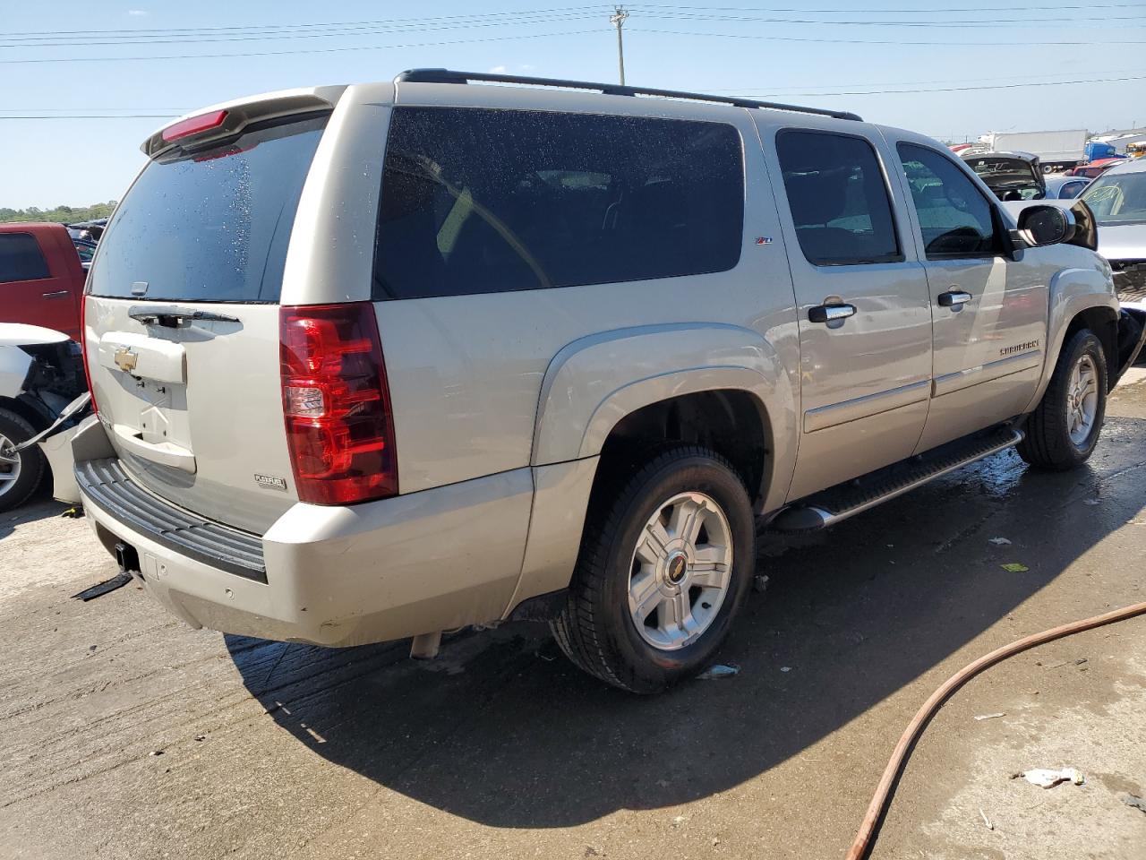 Photo 2 VIN: 3GNFC16078G232088 - CHEVROLET SUBURBAN 