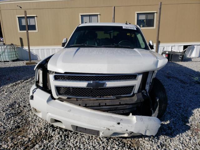 Photo 4 VIN: 3GNFC16098G226907 - CHEVROLET SUBURBAN 