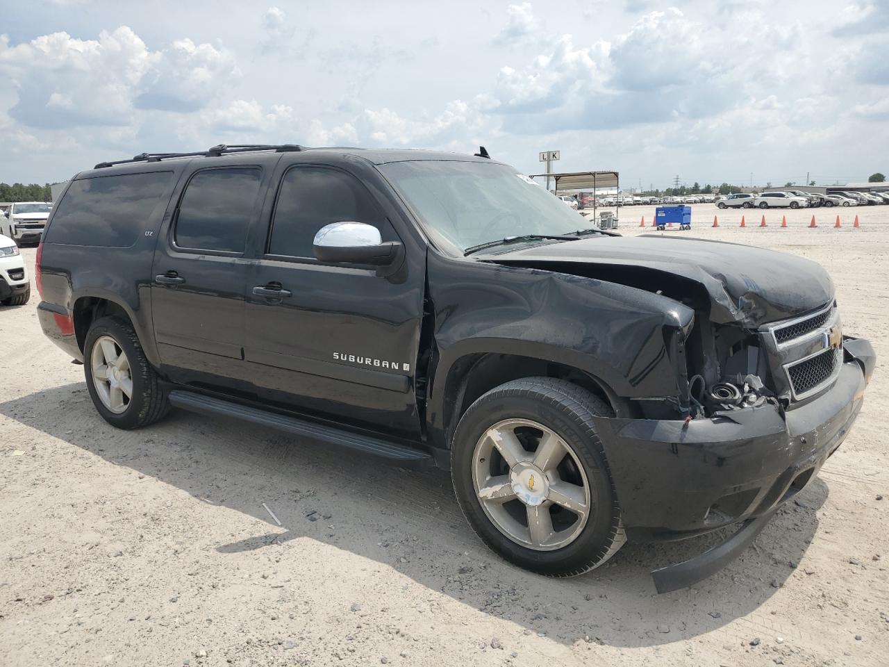 Photo 3 VIN: 3GNFC16J17G114416 - CHEVROLET SUBURBAN 