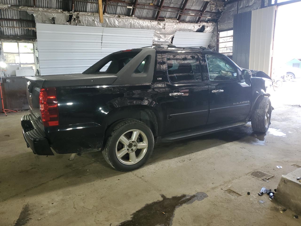 Photo 2 VIN: 3GNFK12307G269615 - CHEVROLET AVALANCHE 