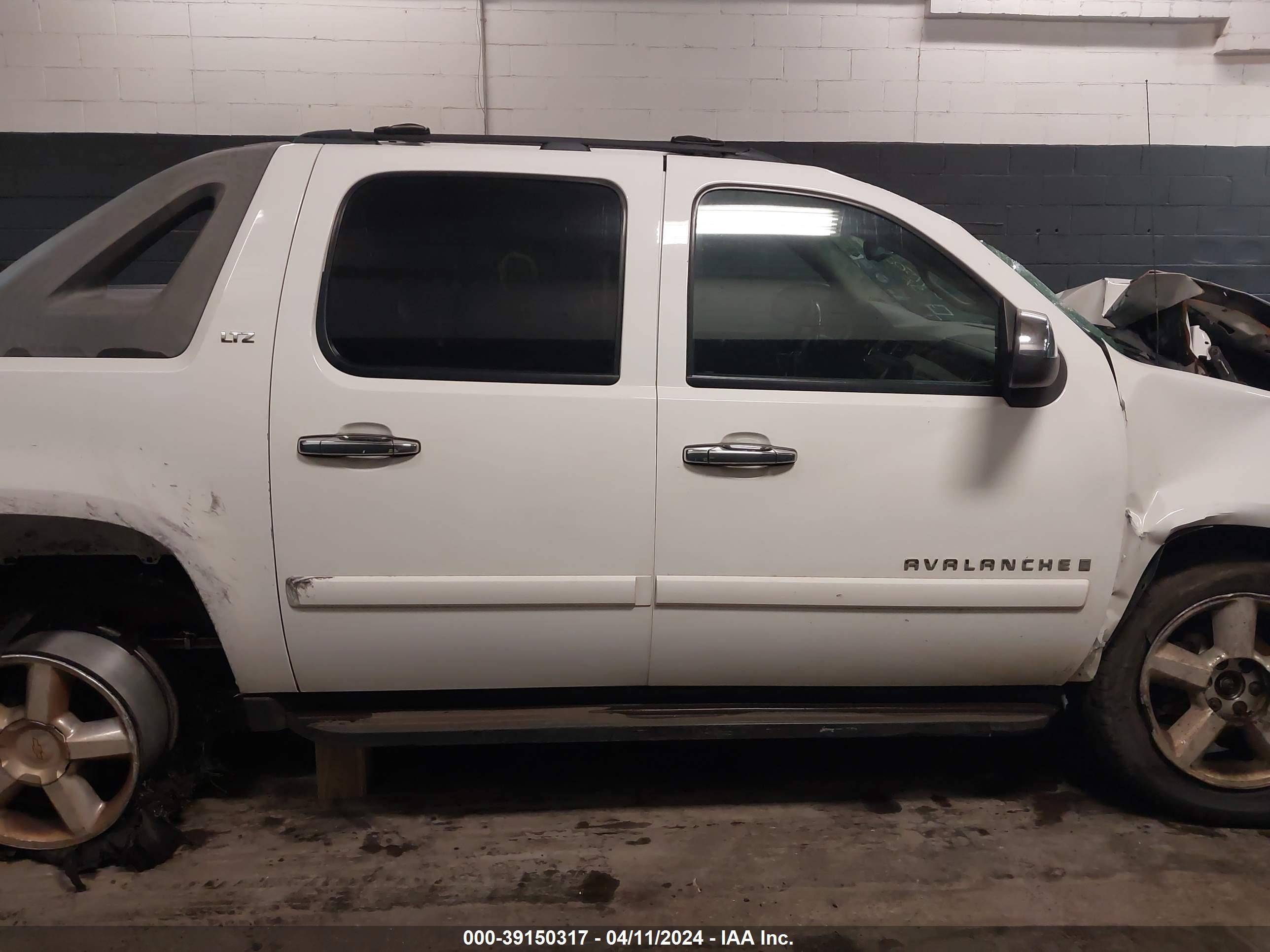 Photo 12 VIN: 3GNFK12317G282910 - CHEVROLET AVALANCHE 