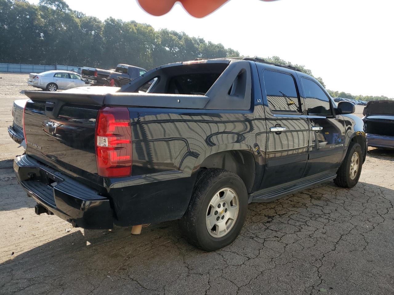 Photo 2 VIN: 3GNFK12327G121594 - CHEVROLET AVALANCHE 