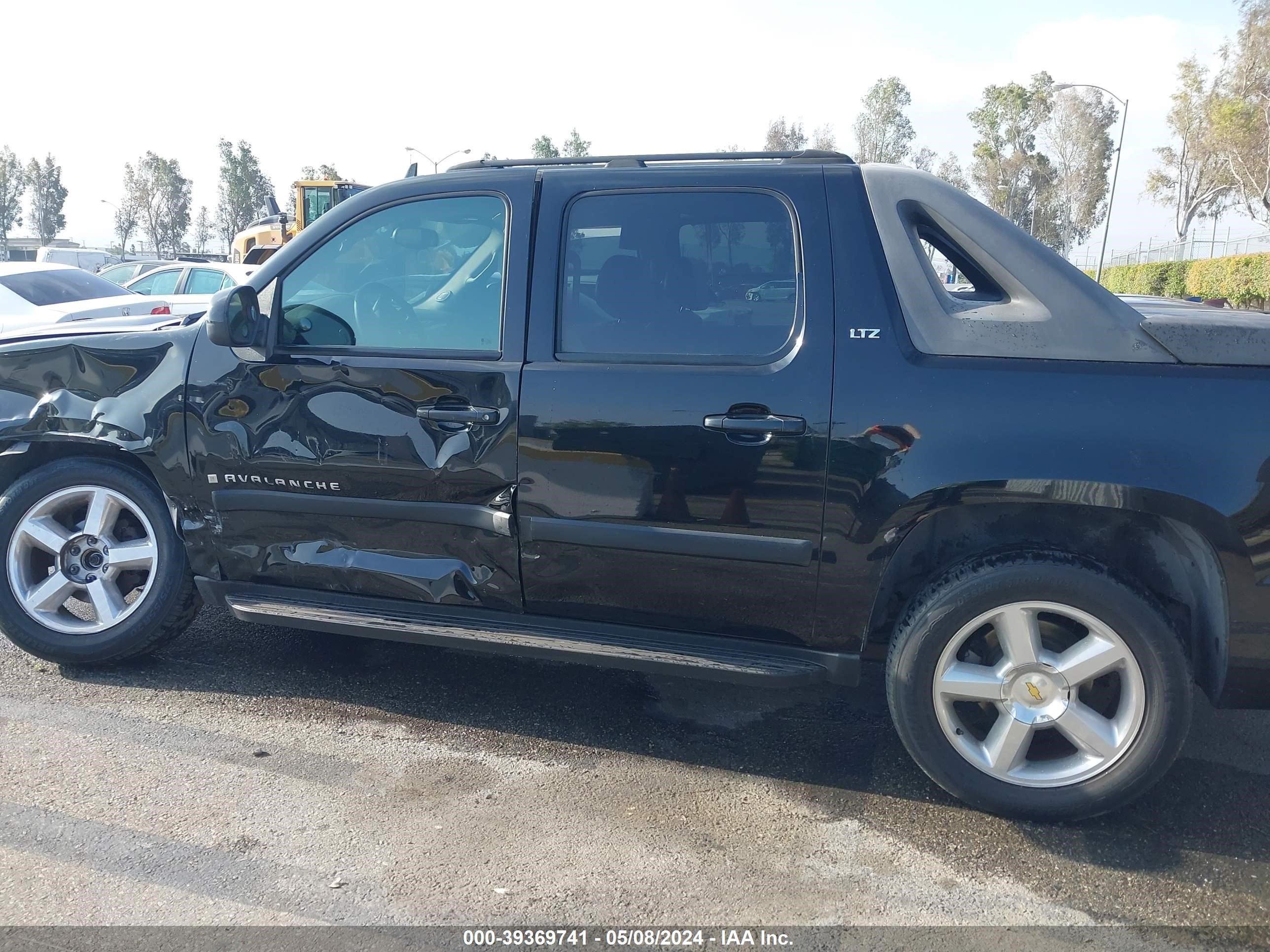 Photo 13 VIN: 3GNFK12327G193721 - CHEVROLET AVALANCHE 