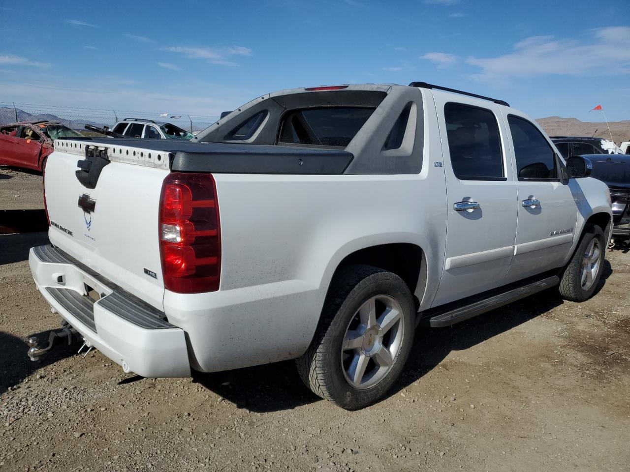 Photo 2 VIN: 3GNFK12328G291049 - CHEVROLET AVALANCHE 