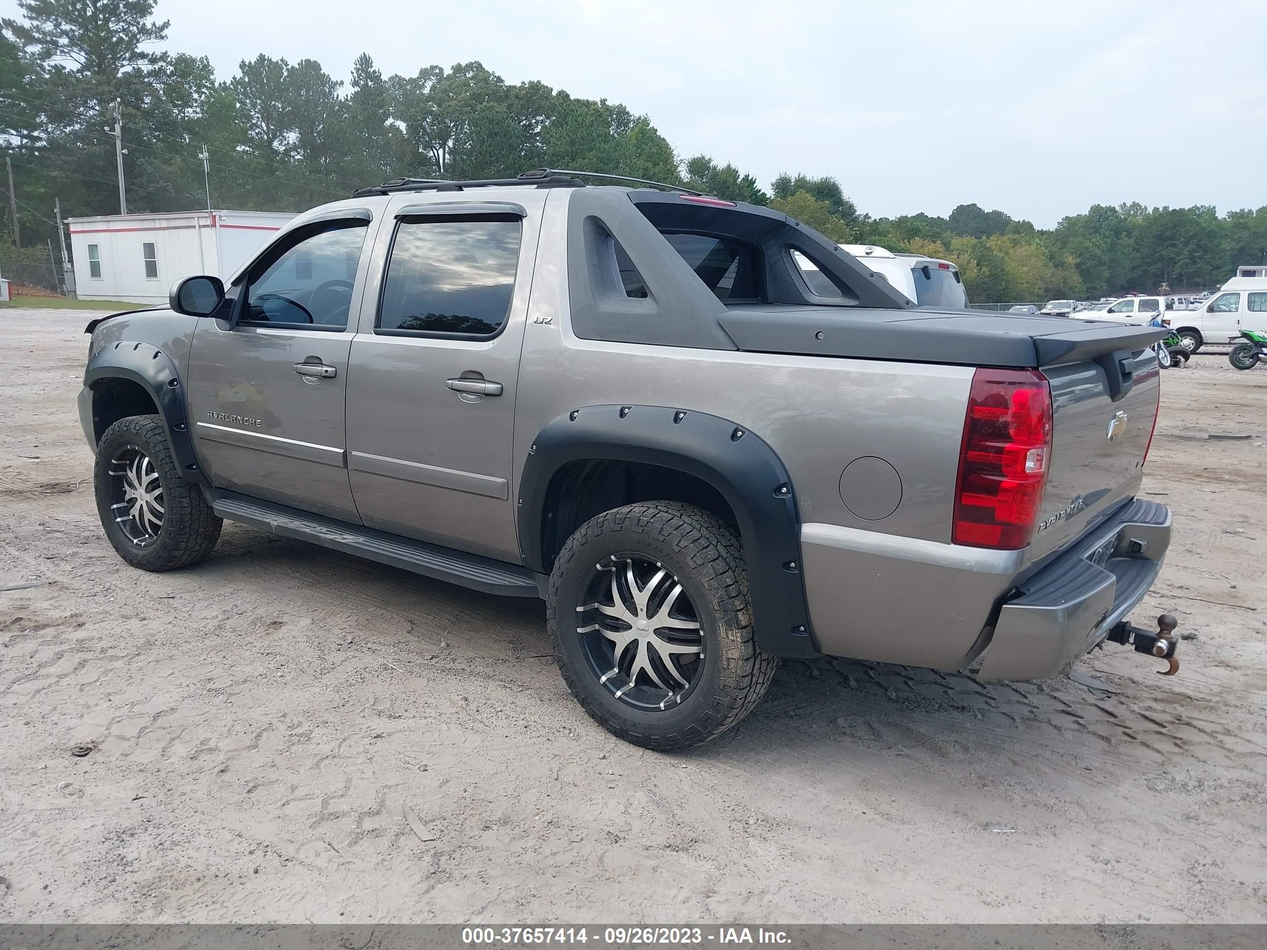 Photo 2 VIN: 3GNFK12337G175468 - CHEVROLET AVALANCHE 