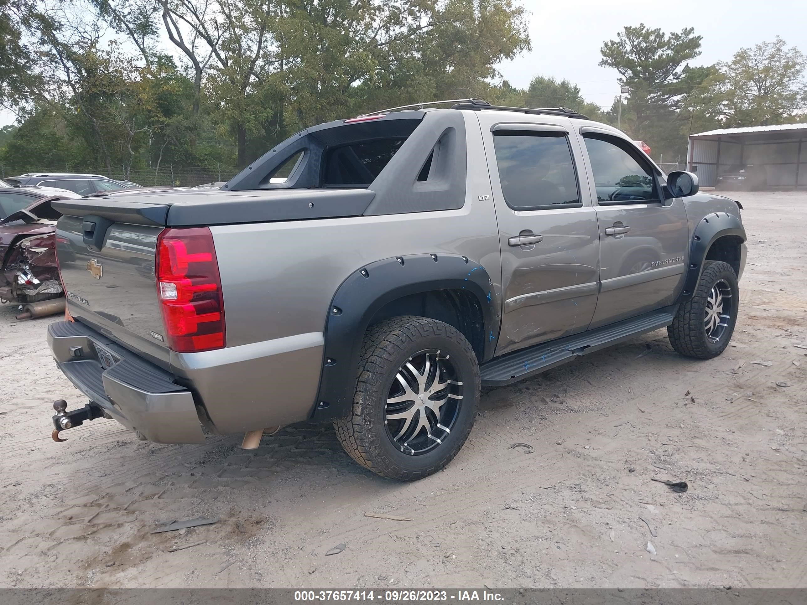 Photo 3 VIN: 3GNFK12337G175468 - CHEVROLET AVALANCHE 