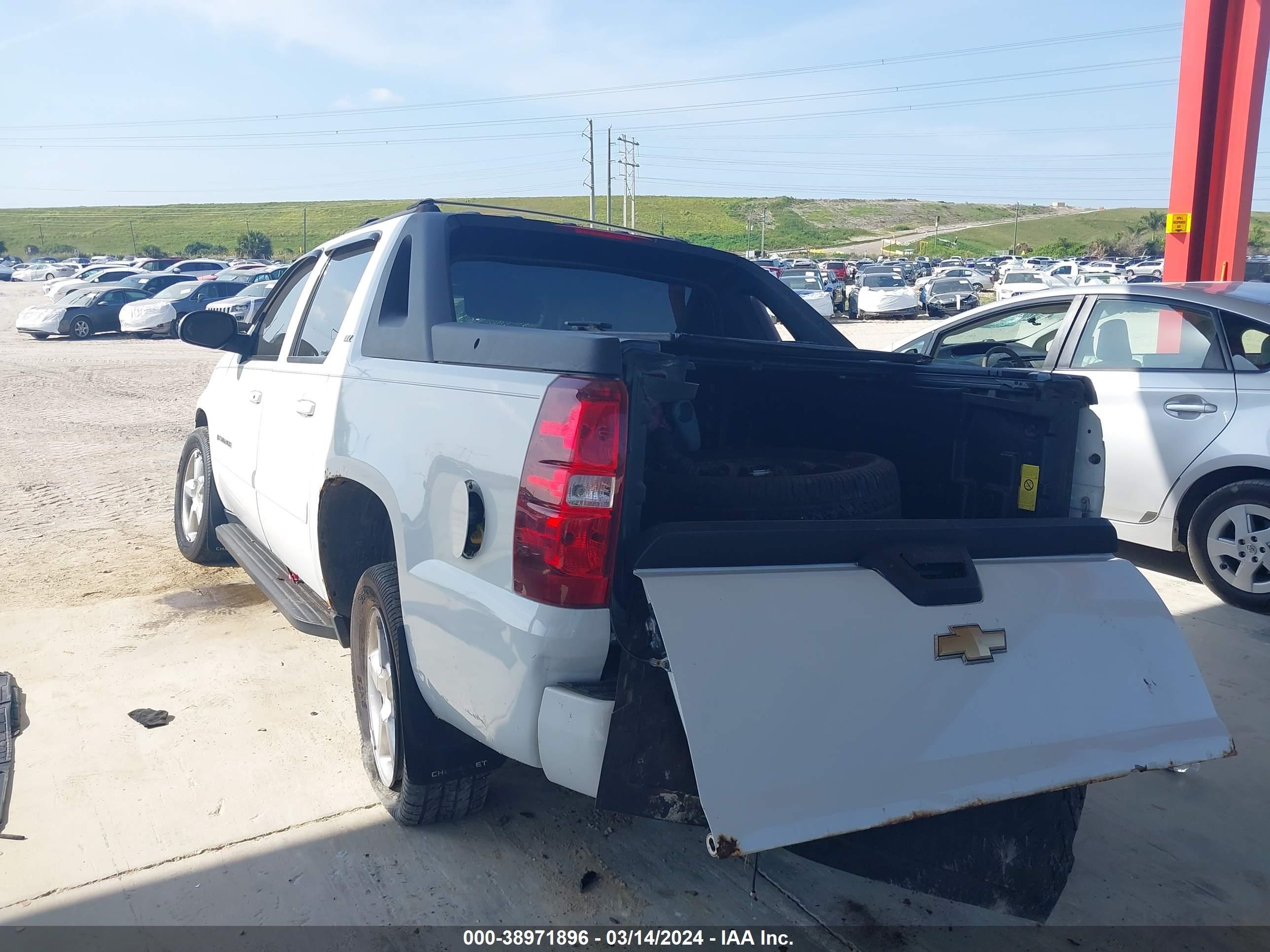 Photo 2 VIN: 3GNFK12337G243414 - CHEVROLET AVALANCHE 