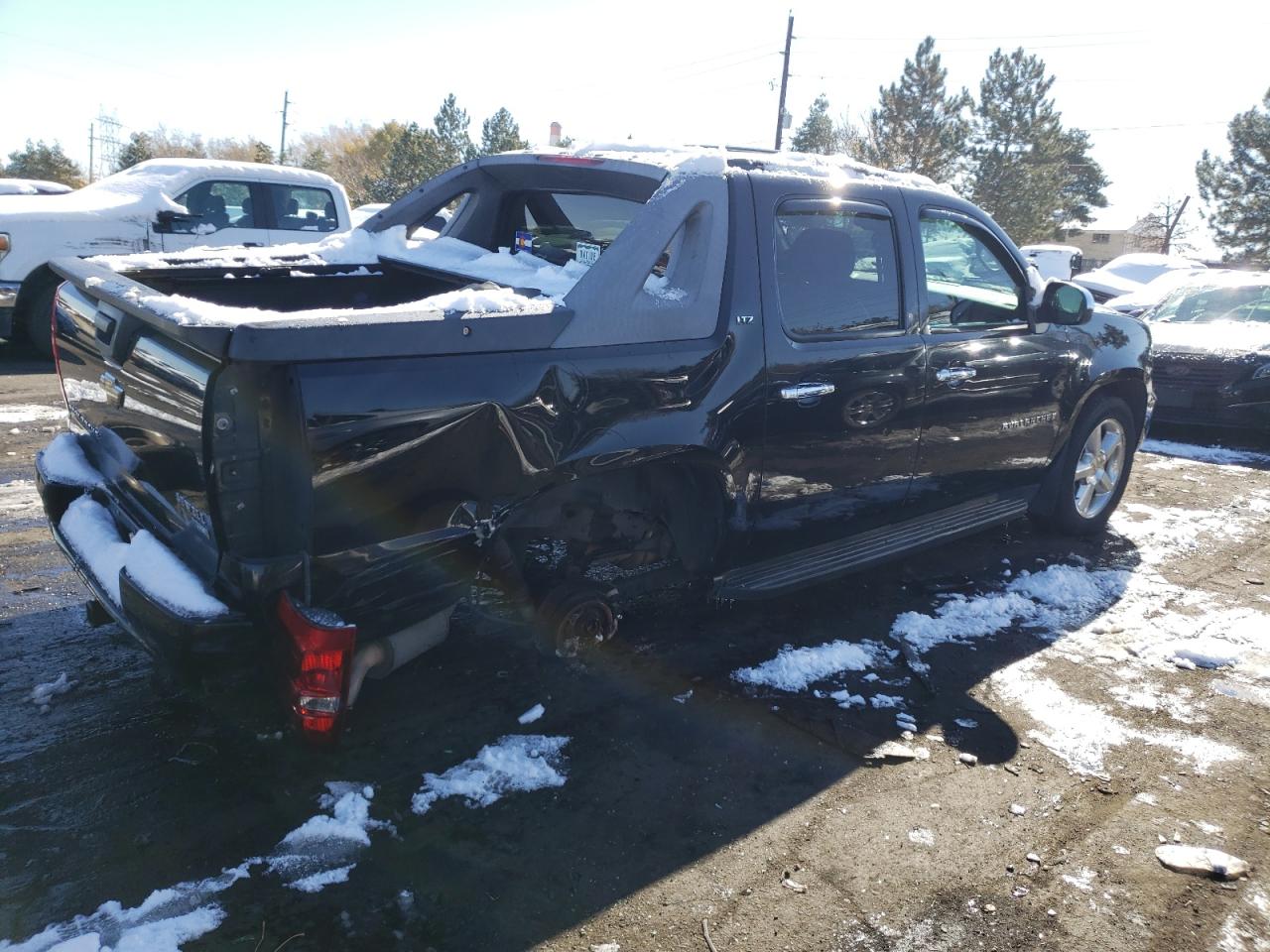 Photo 2 VIN: 3GNFK12337G286795 - CHEVROLET AVALANCHE 