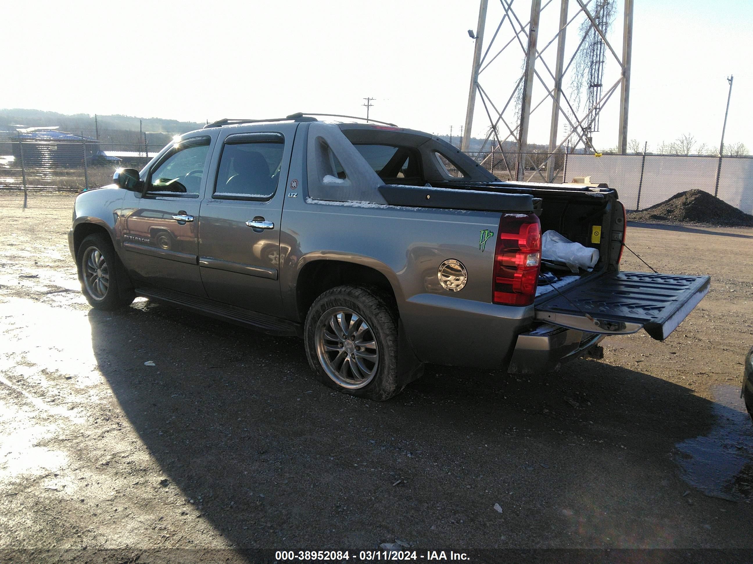 Photo 2 VIN: 3GNFK12338G114851 - CHEVROLET AVALANCHE 