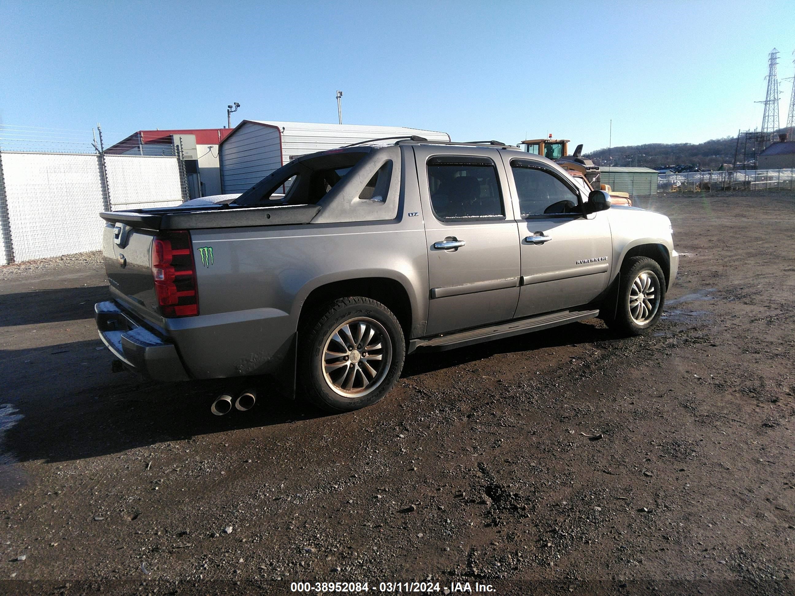 Photo 3 VIN: 3GNFK12338G114851 - CHEVROLET AVALANCHE 