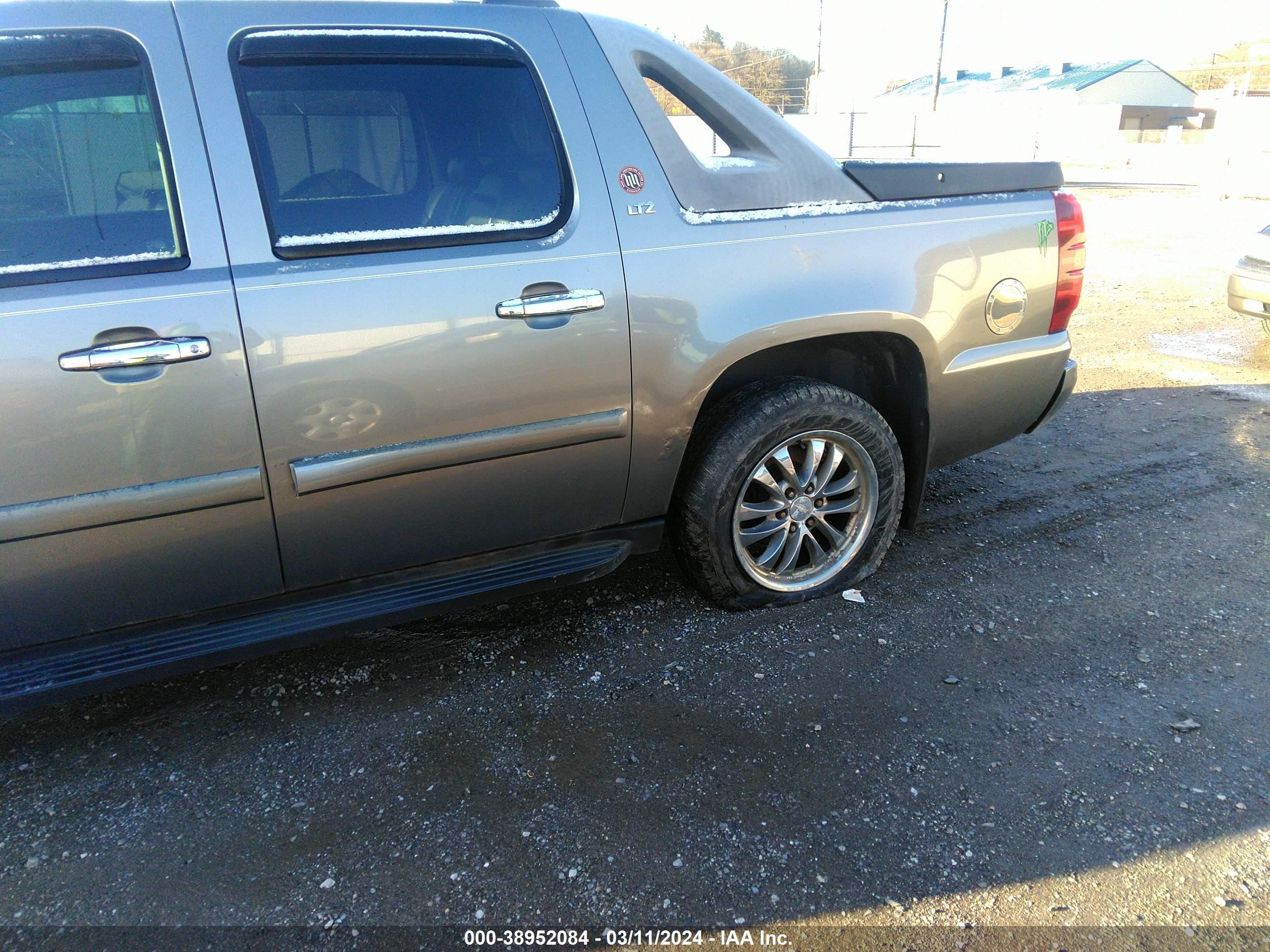 Photo 5 VIN: 3GNFK12338G114851 - CHEVROLET AVALANCHE 