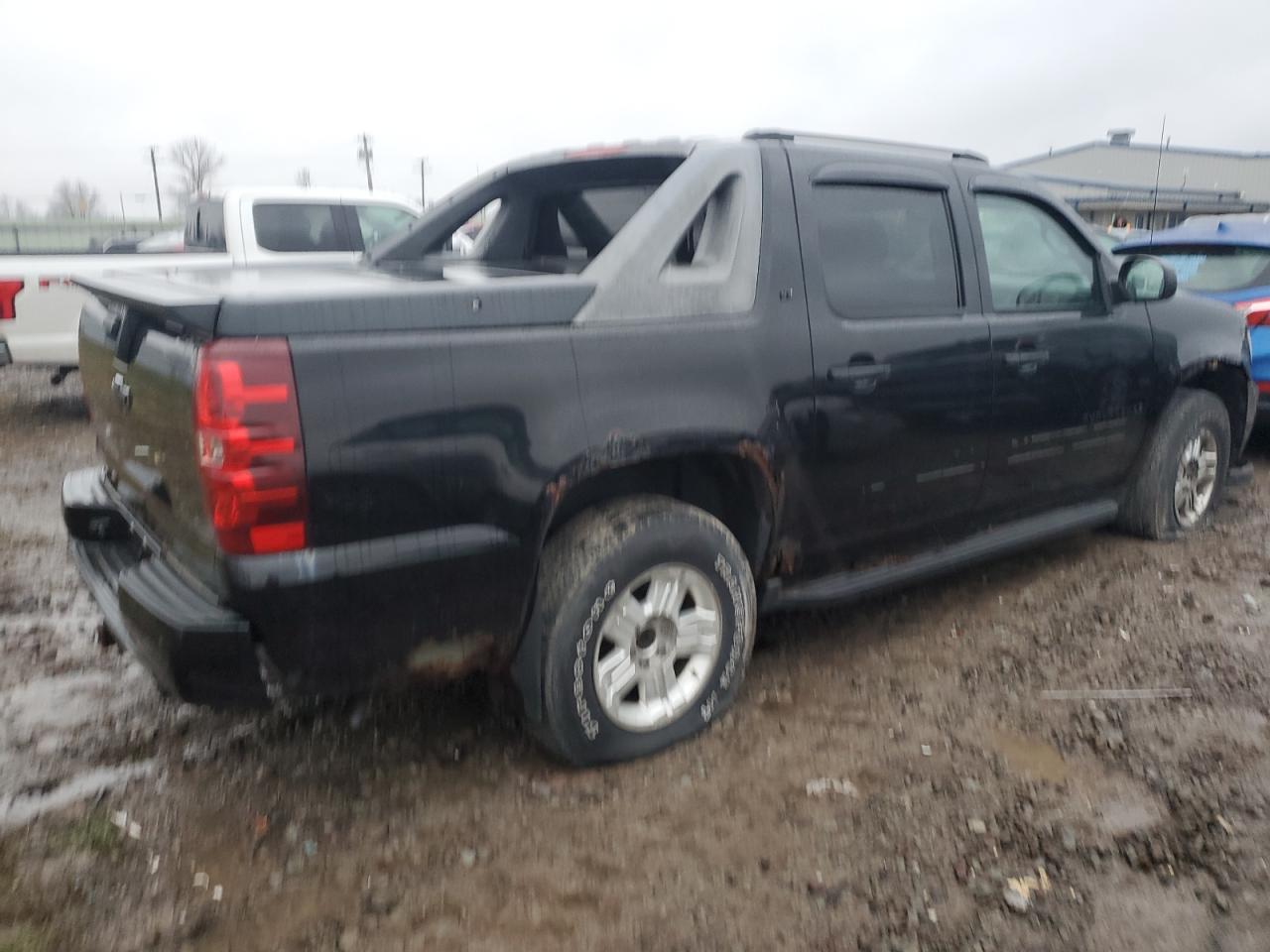 Photo 2 VIN: 3GNFK12338G164357 - CHEVROLET AVALANCHE 