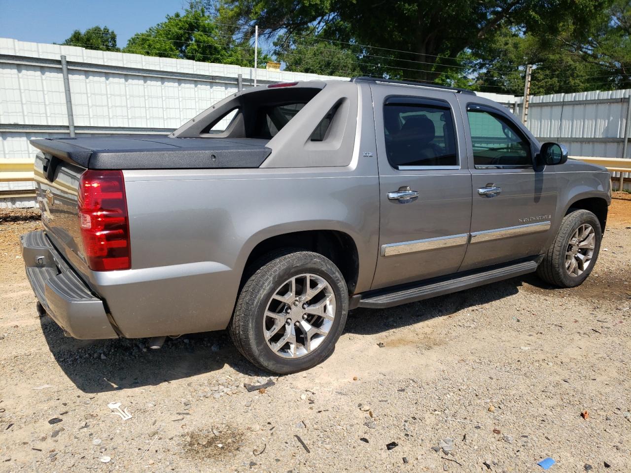 Photo 2 VIN: 3GNFK12348G128550 - CHEVROLET AVALANCHE 