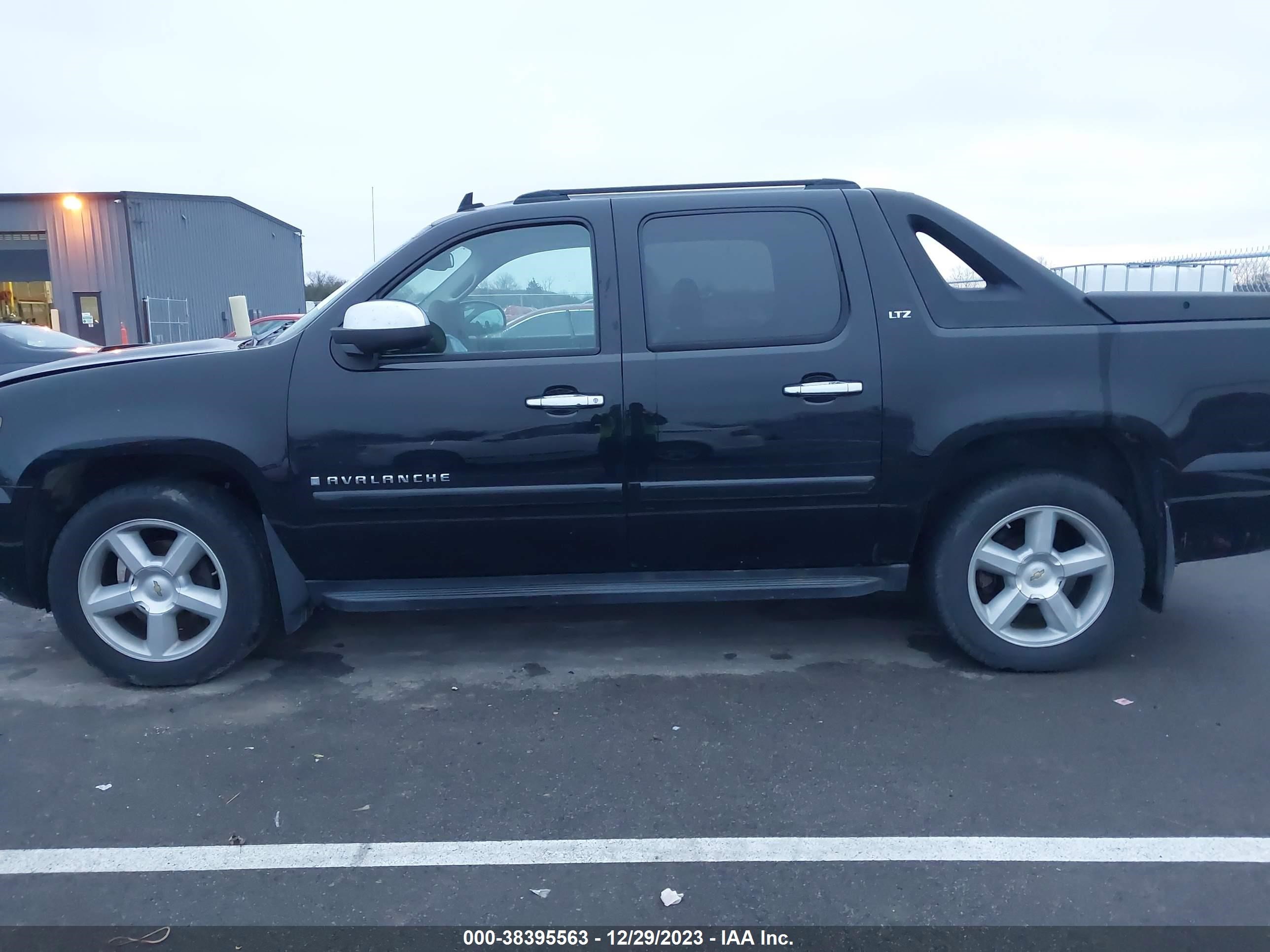 Photo 14 VIN: 3GNFK12348G181765 - CHEVROLET AVALANCHE 