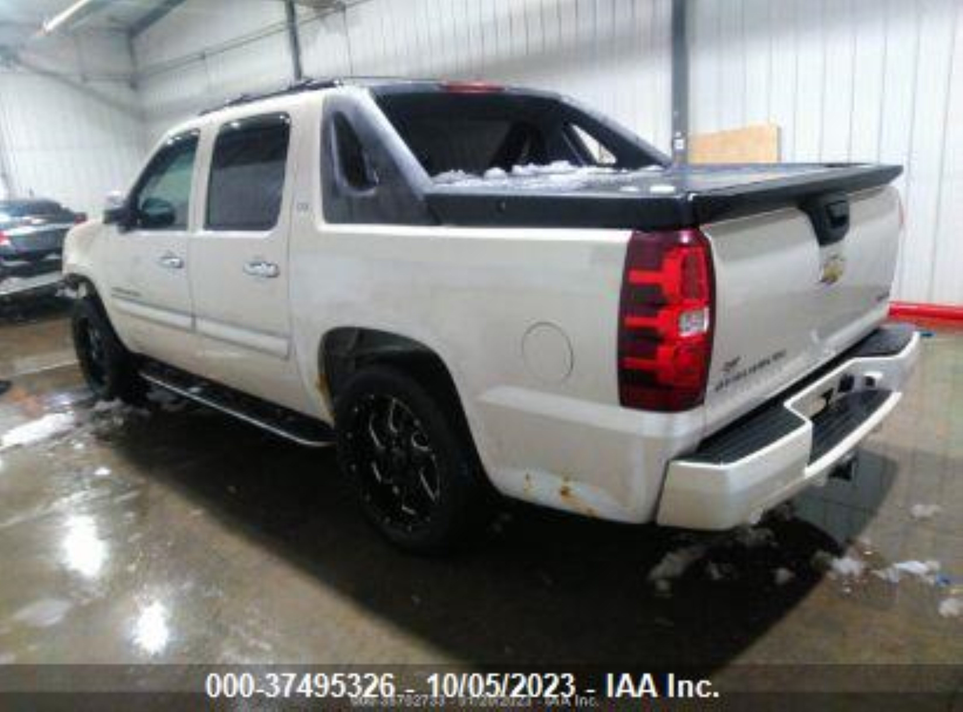 Photo 2 VIN: 3GNFK12348G291604 - CHEVROLET AVALANCHE 