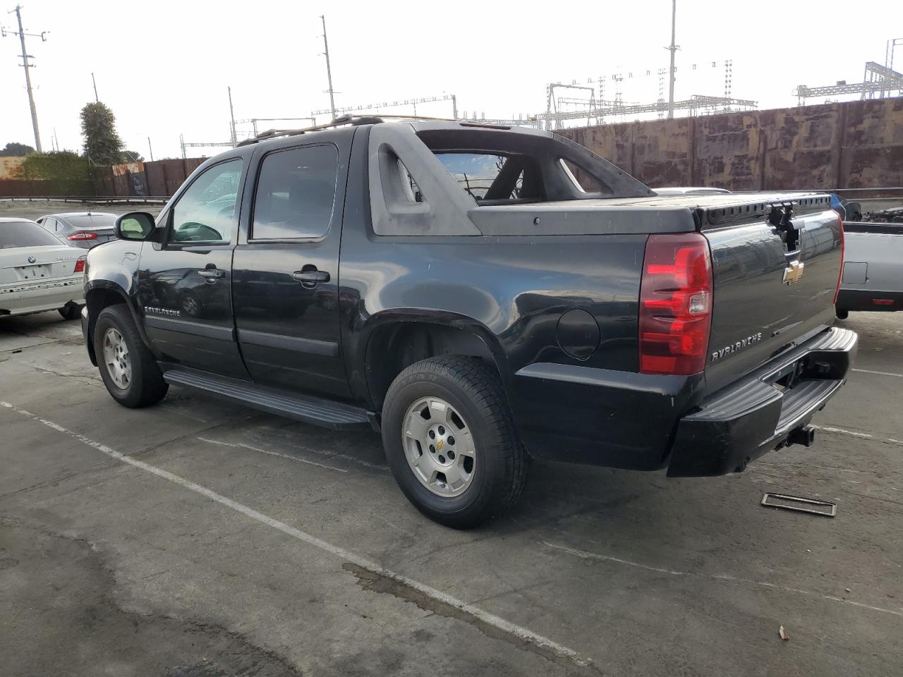 Photo 1 VIN: 3GNFK12357G129978 - CHEVROLET AVALANCHE 