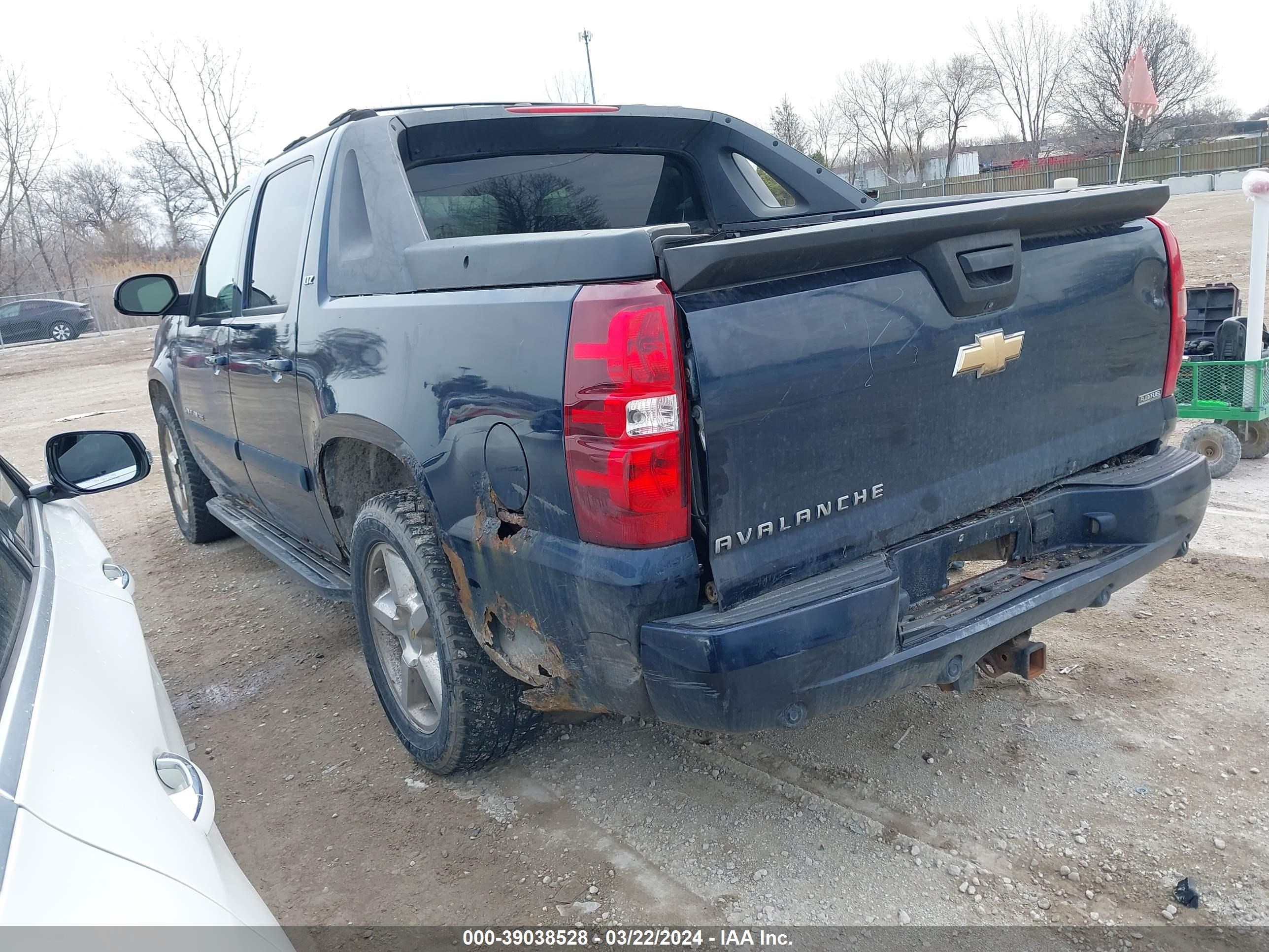 Photo 2 VIN: 3GNFK12357G185578 - CHEVROLET AVALANCHE 