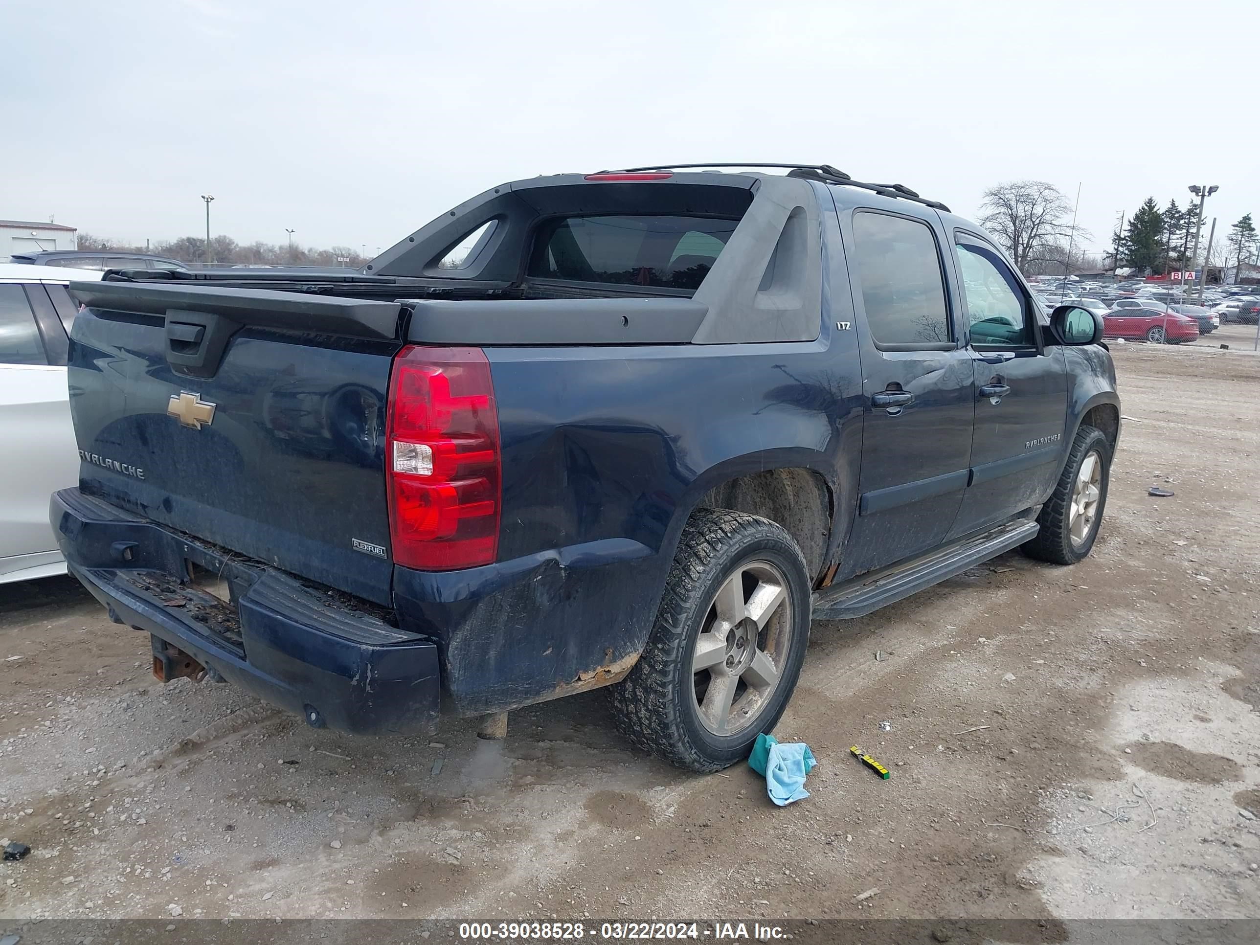 Photo 3 VIN: 3GNFK12357G185578 - CHEVROLET AVALANCHE 