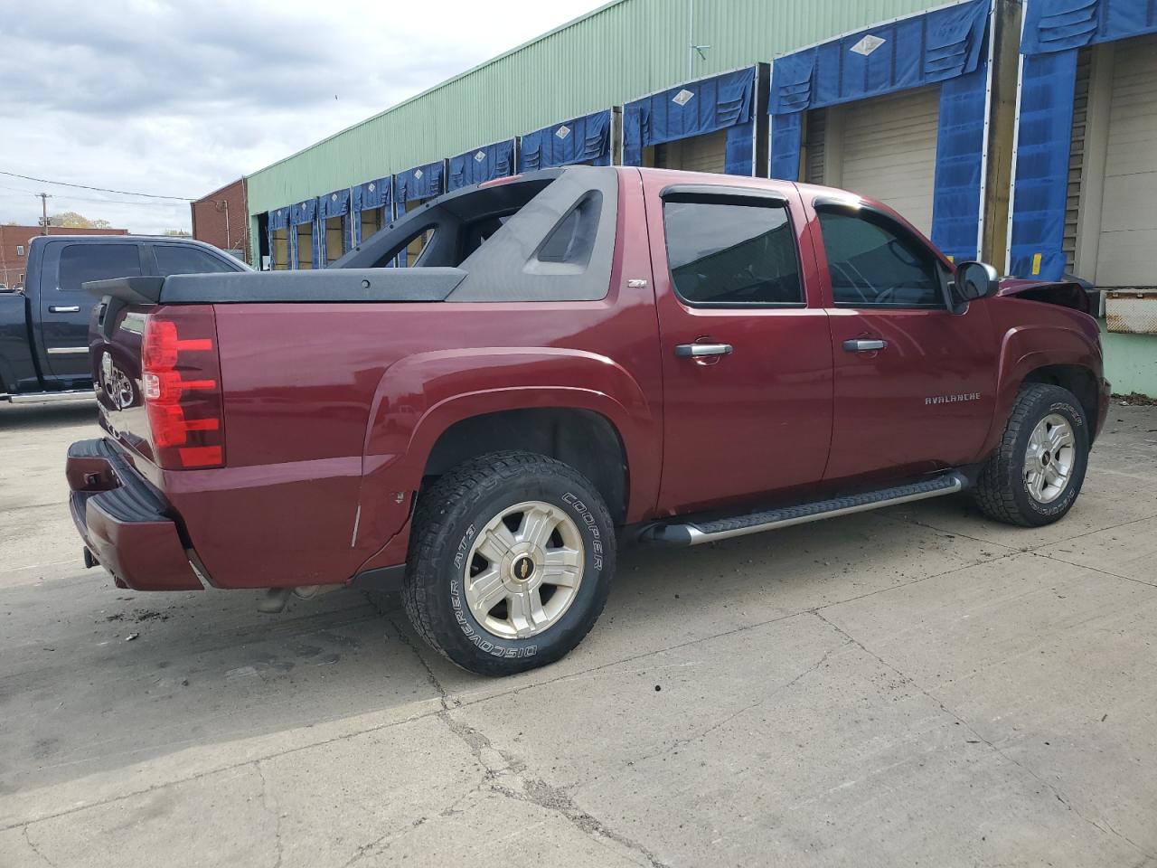 Photo 2 VIN: 3GNFK12358G257610 - CHEVROLET AVALANCHE 