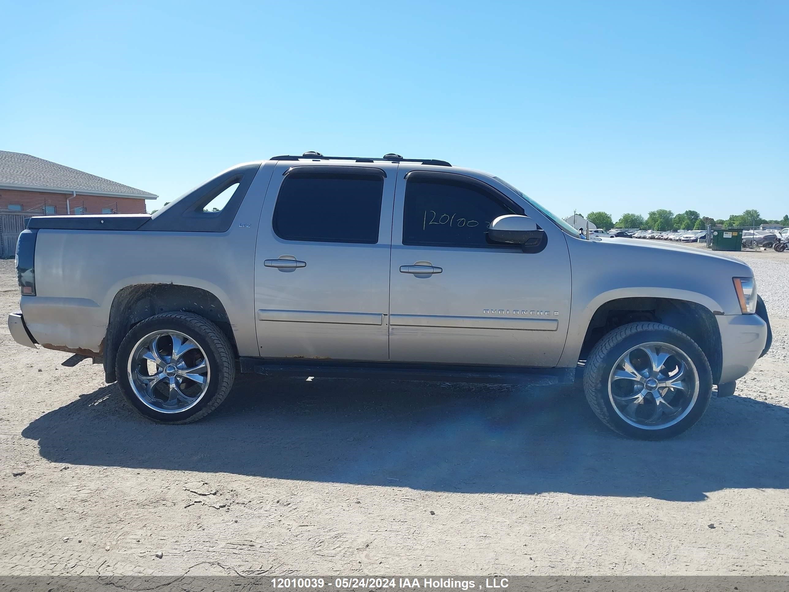 Photo 12 VIN: 3GNFK12367G191065 - CHEVROLET AVALANCHE 