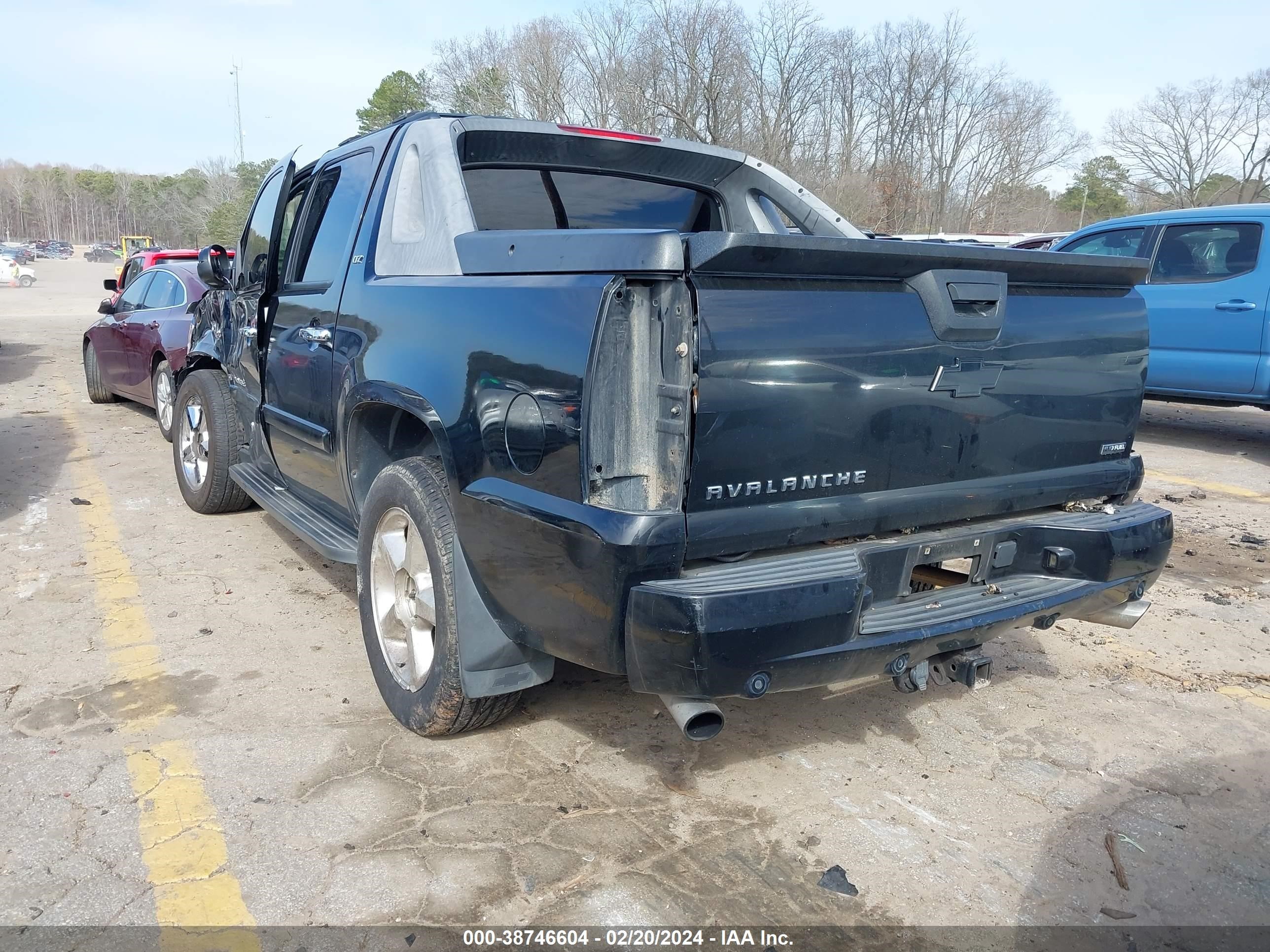 Photo 2 VIN: 3GNFK12368G226690 - CHEVROLET AVALANCHE 