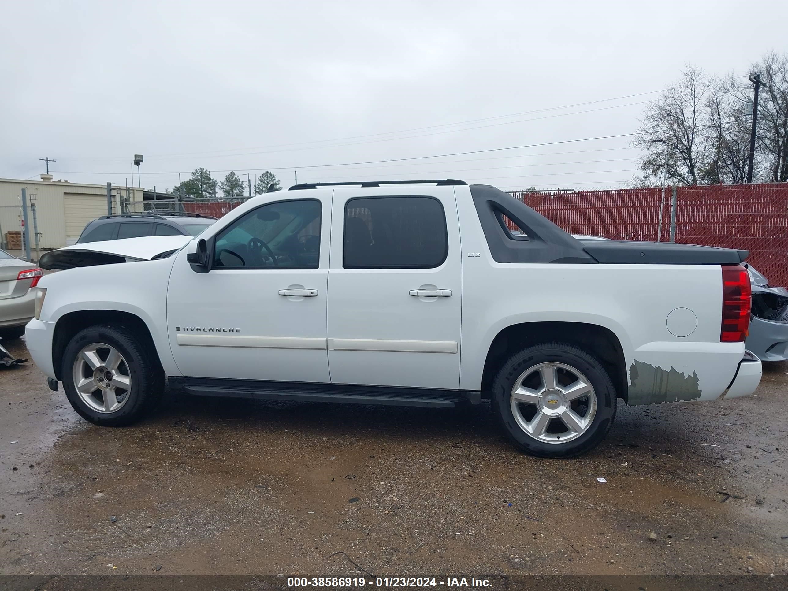 Photo 13 VIN: 3GNFK12377G168796 - CHEVROLET AVALANCHE 