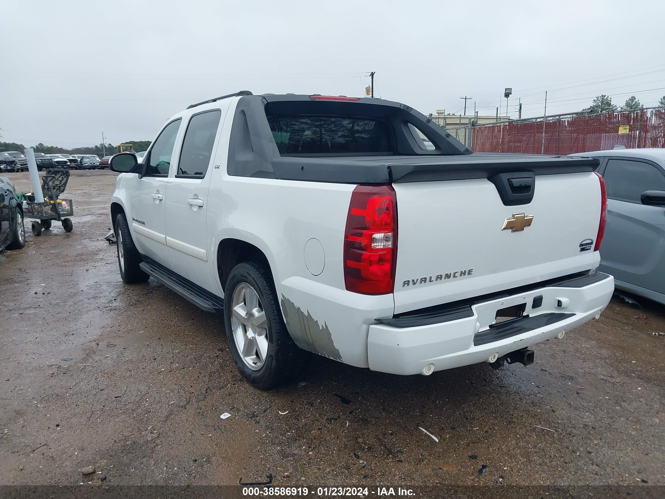 Photo 2 VIN: 3GNFK12377G168796 - CHEVROLET AVALANCHE 