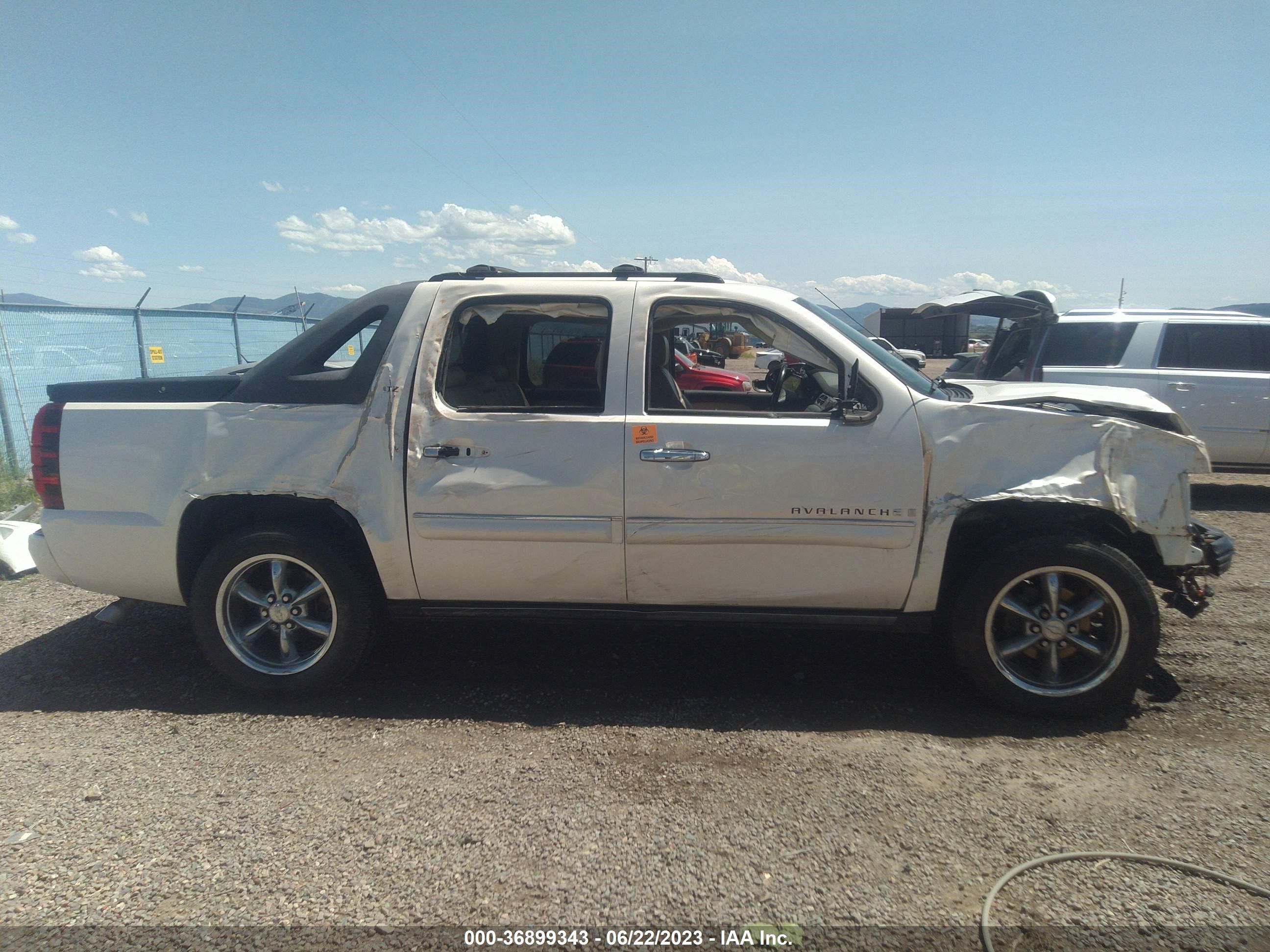 Photo 13 VIN: 3GNFK12388G305939 - CHEVROLET AVALANCHE 