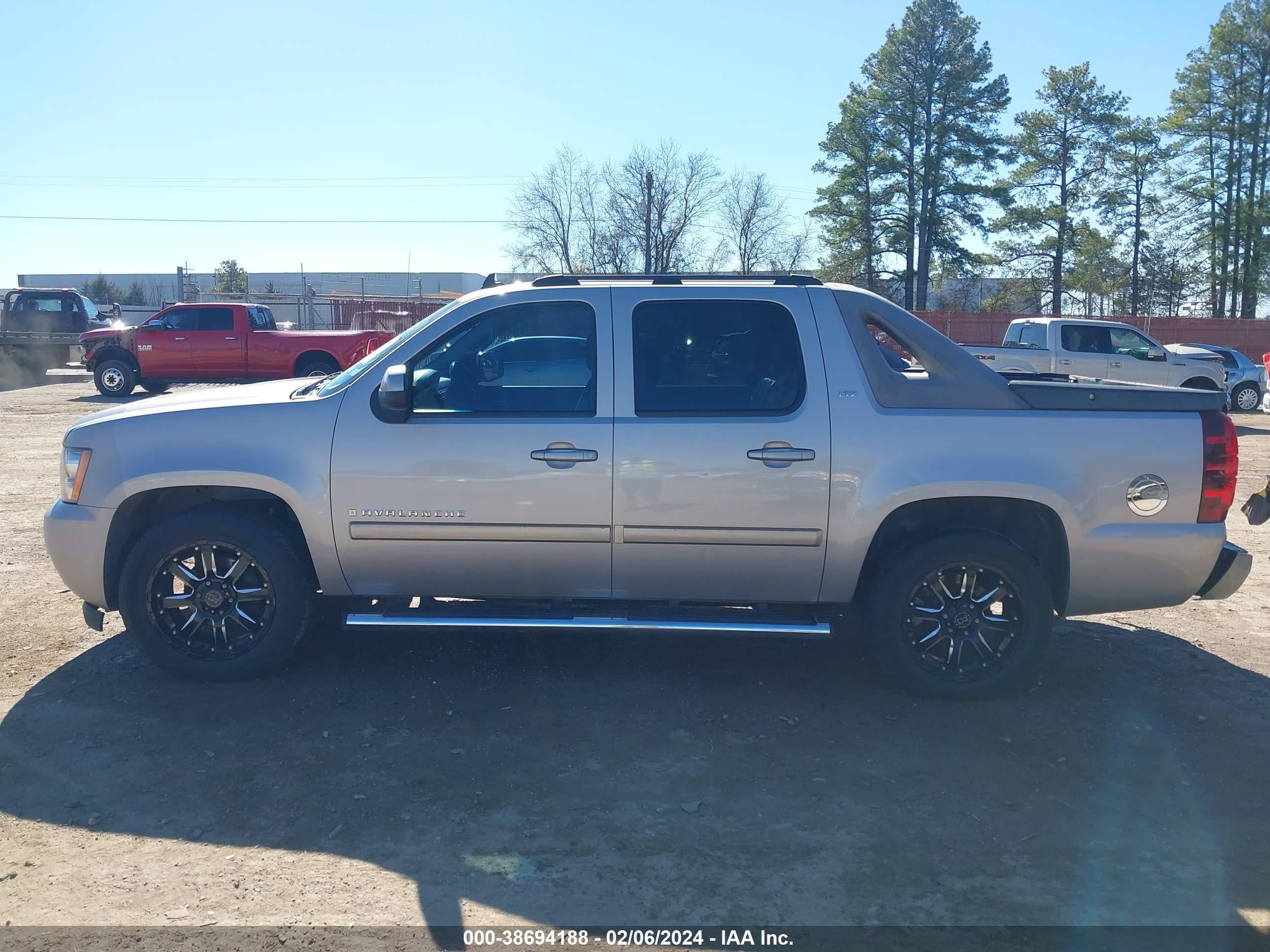 Photo 13 VIN: 3GNFK12397G116909 - CHEVROLET AVALANCHE 