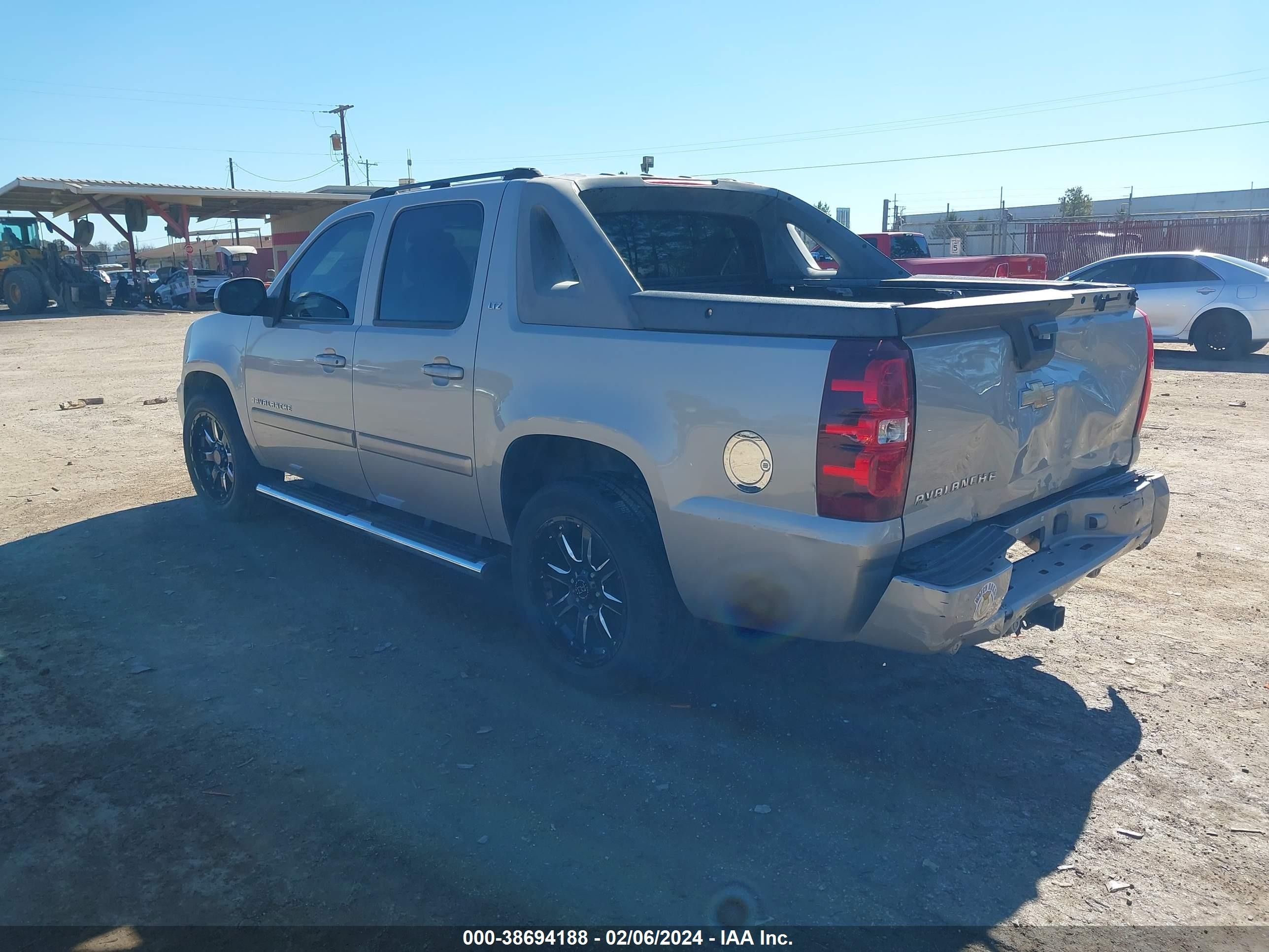 Photo 2 VIN: 3GNFK12397G116909 - CHEVROLET AVALANCHE 