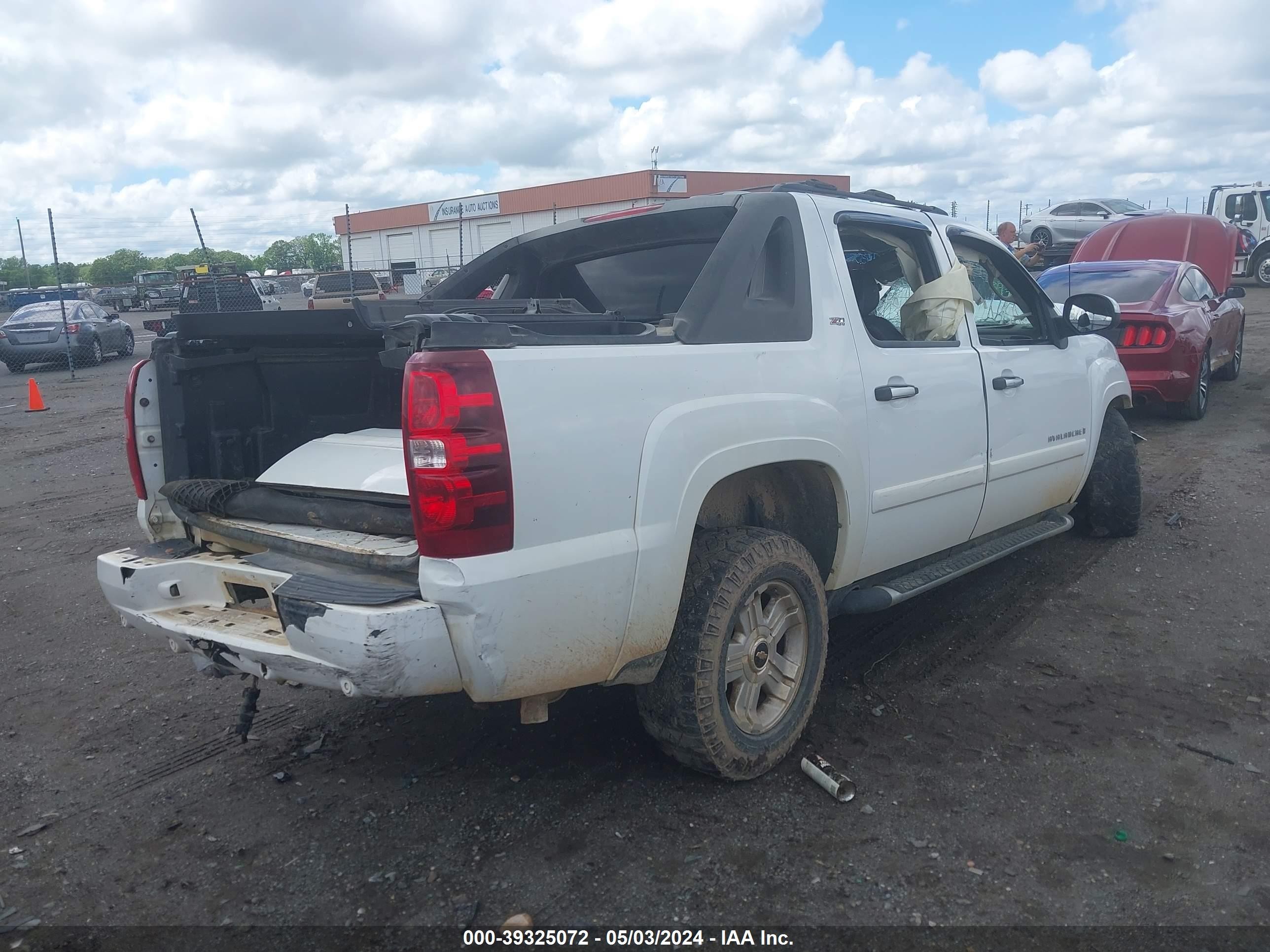 Photo 3 VIN: 3GNFK12398G166517 - CHEVROLET AVALANCHE 