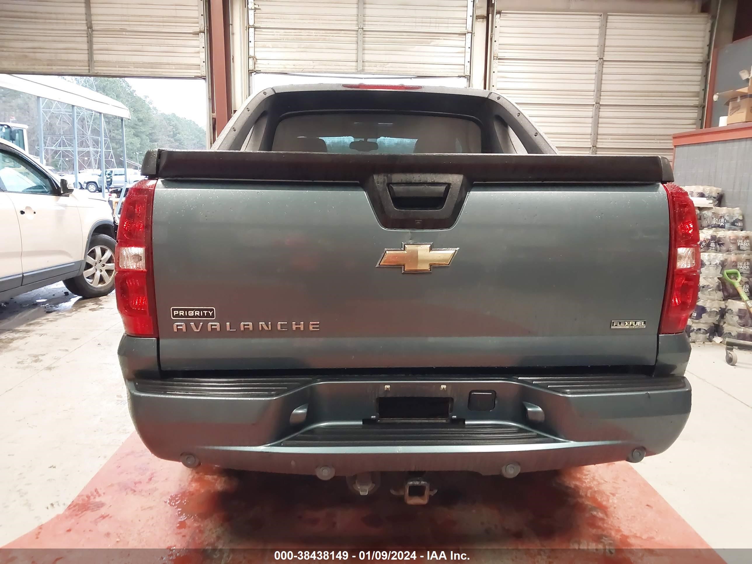 Photo 15 VIN: 3GNFK12398G176092 - CHEVROLET AVALANCHE 