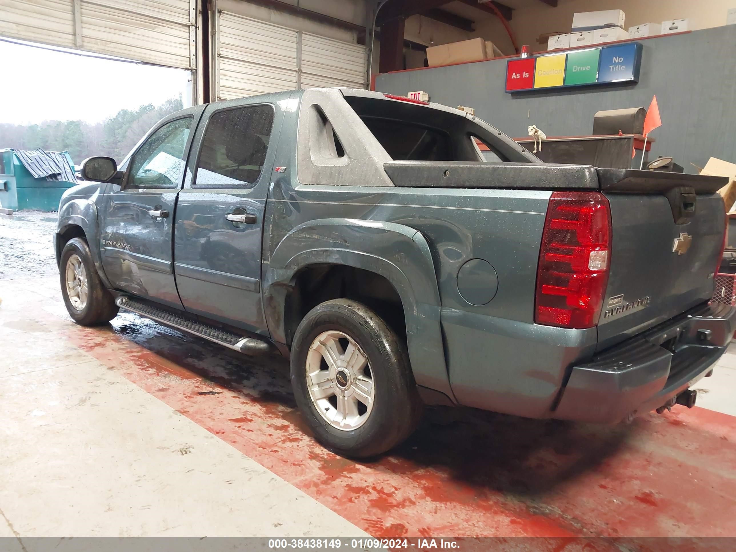 Photo 2 VIN: 3GNFK12398G176092 - CHEVROLET AVALANCHE 