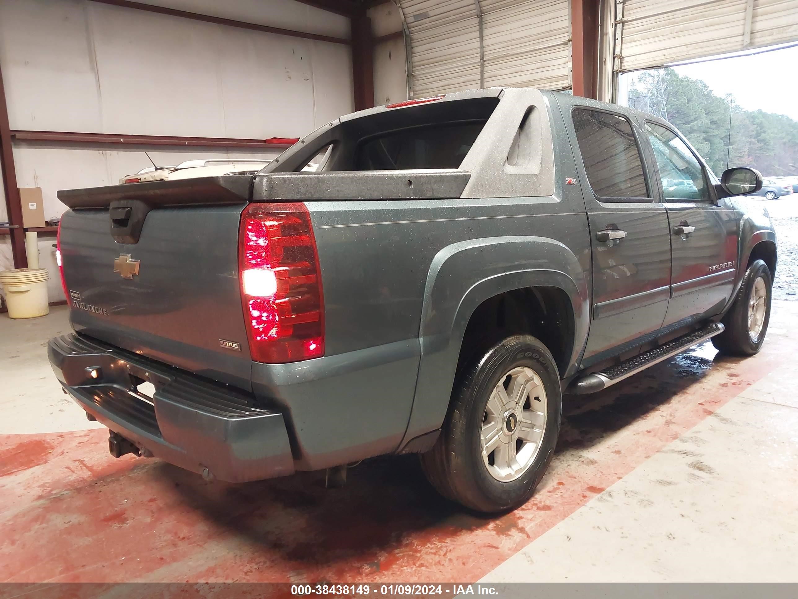 Photo 3 VIN: 3GNFK12398G176092 - CHEVROLET AVALANCHE 