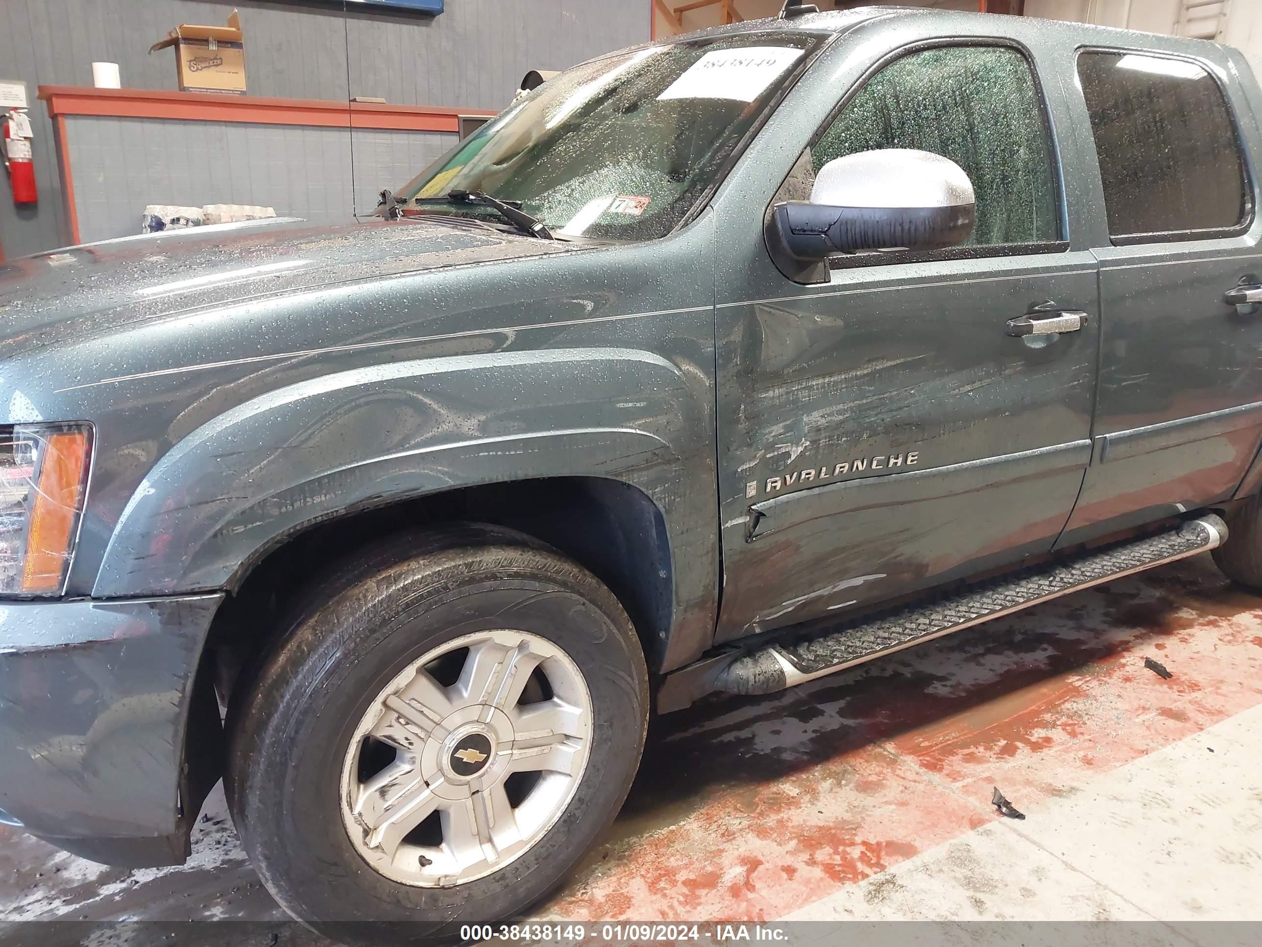 Photo 5 VIN: 3GNFK12398G176092 - CHEVROLET AVALANCHE 